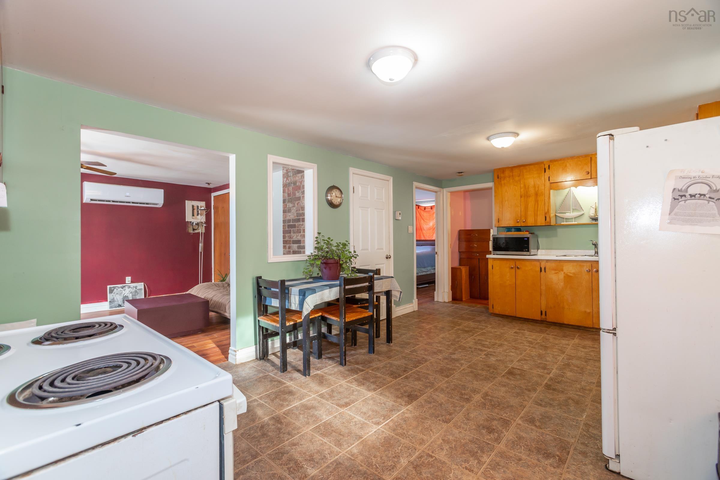 $249,900.00: 1302 Highway 201, Round Hill