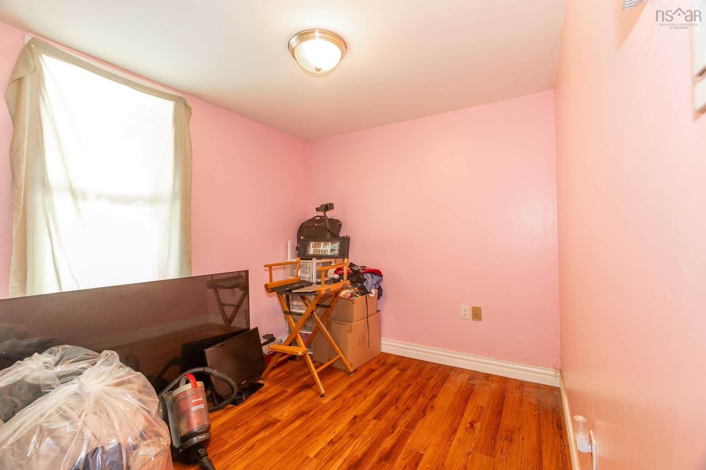 $249,900.00: 1302 Highway 201, Round Hill