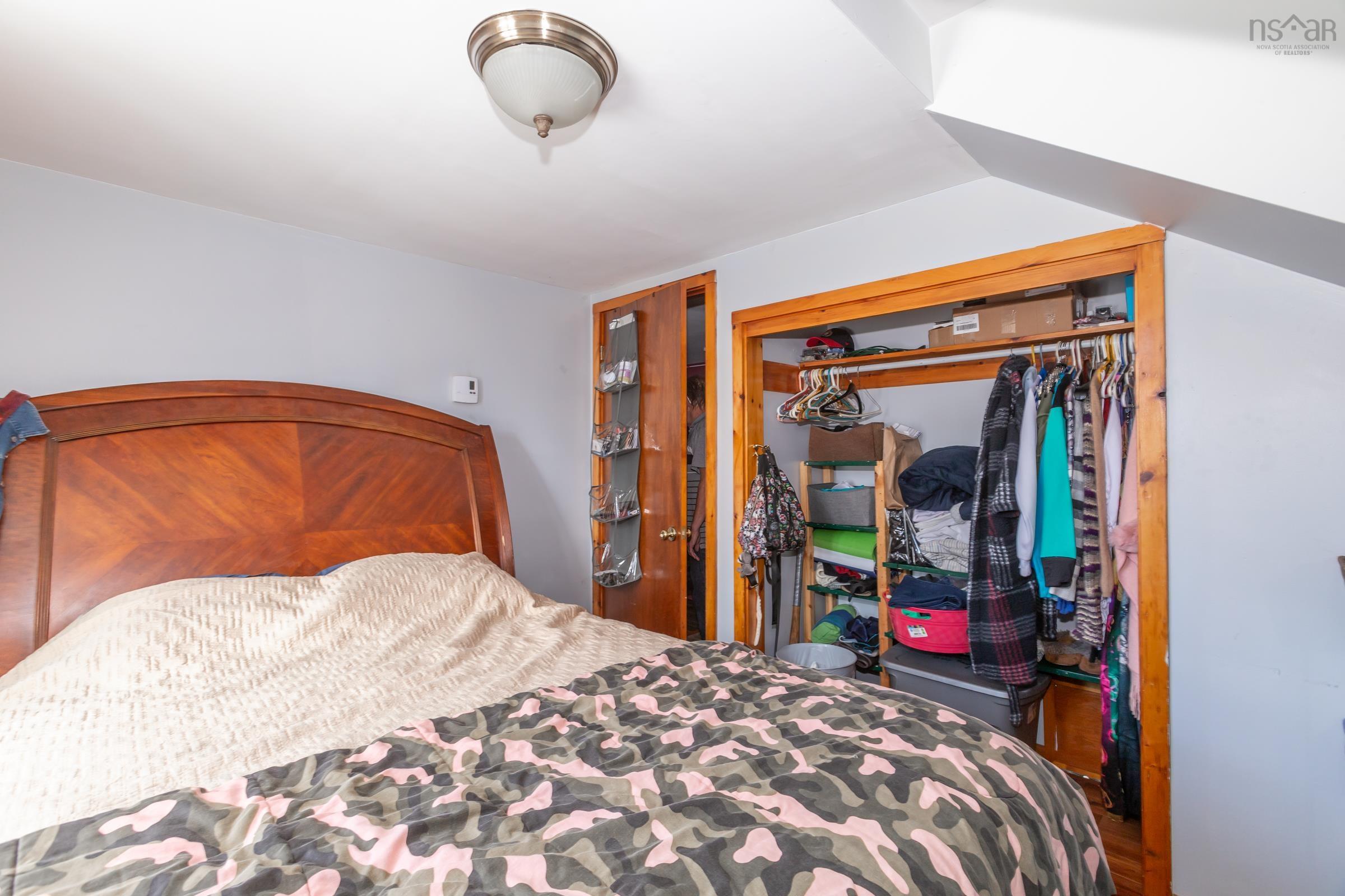 $249,900.00: 1302 Highway 201, Round Hill