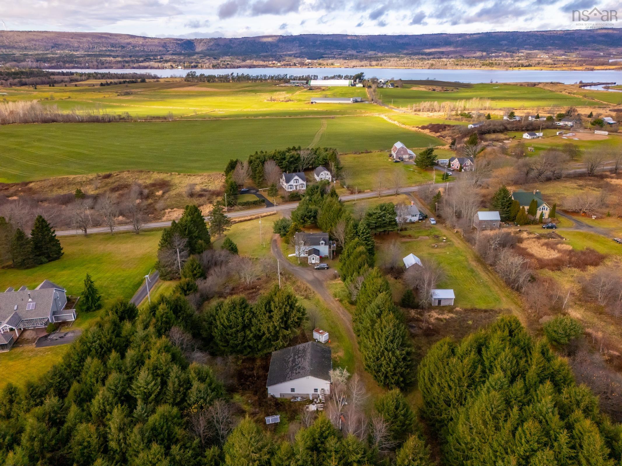 $249,900.00: 1302 Highway 201, Round Hill