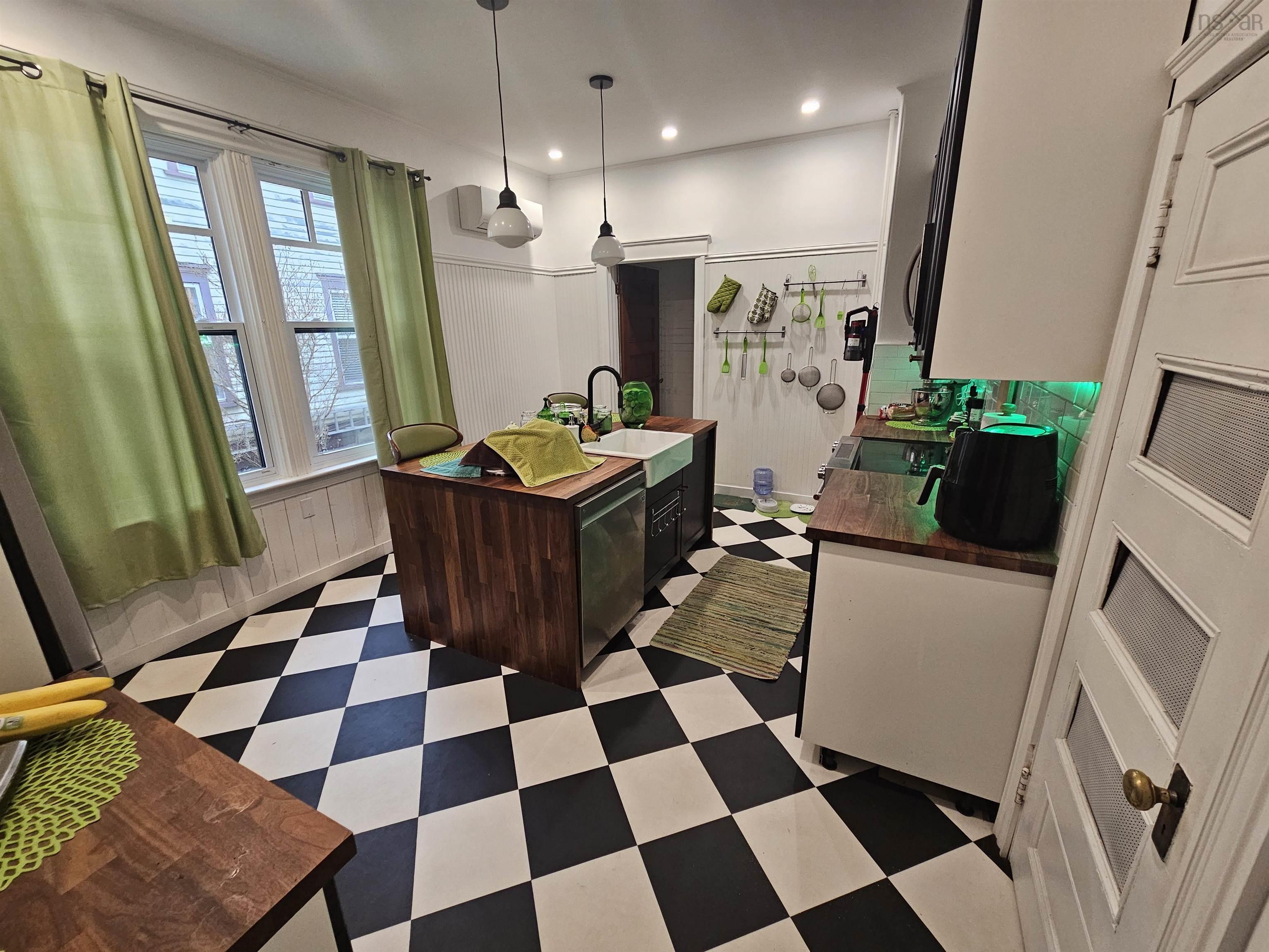 $385,000.00: 10 Melrose Street, Amherst