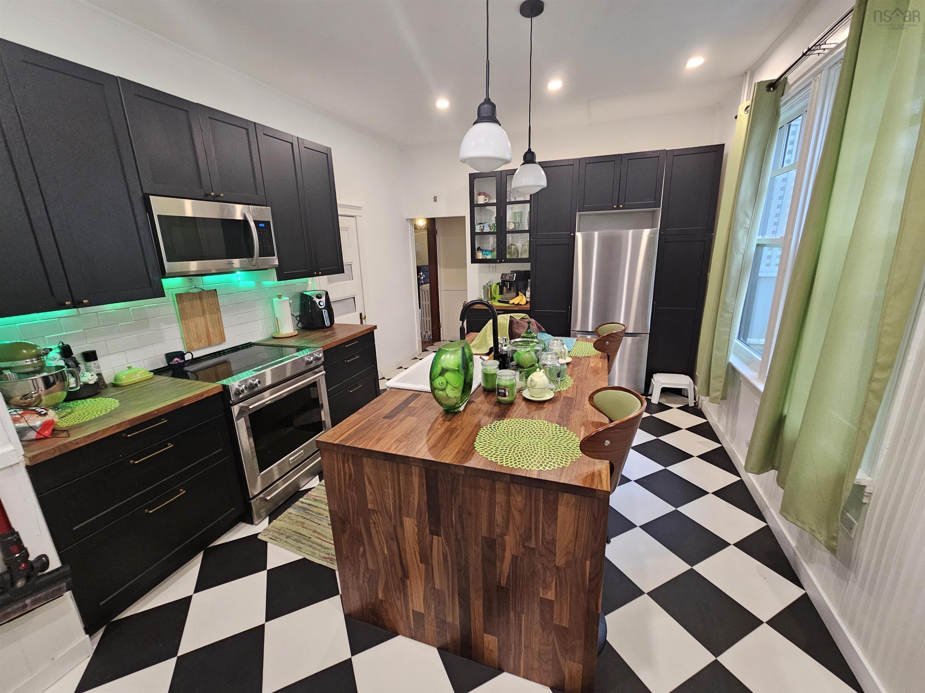 $385,000.00: 10 Melrose Street, Amherst