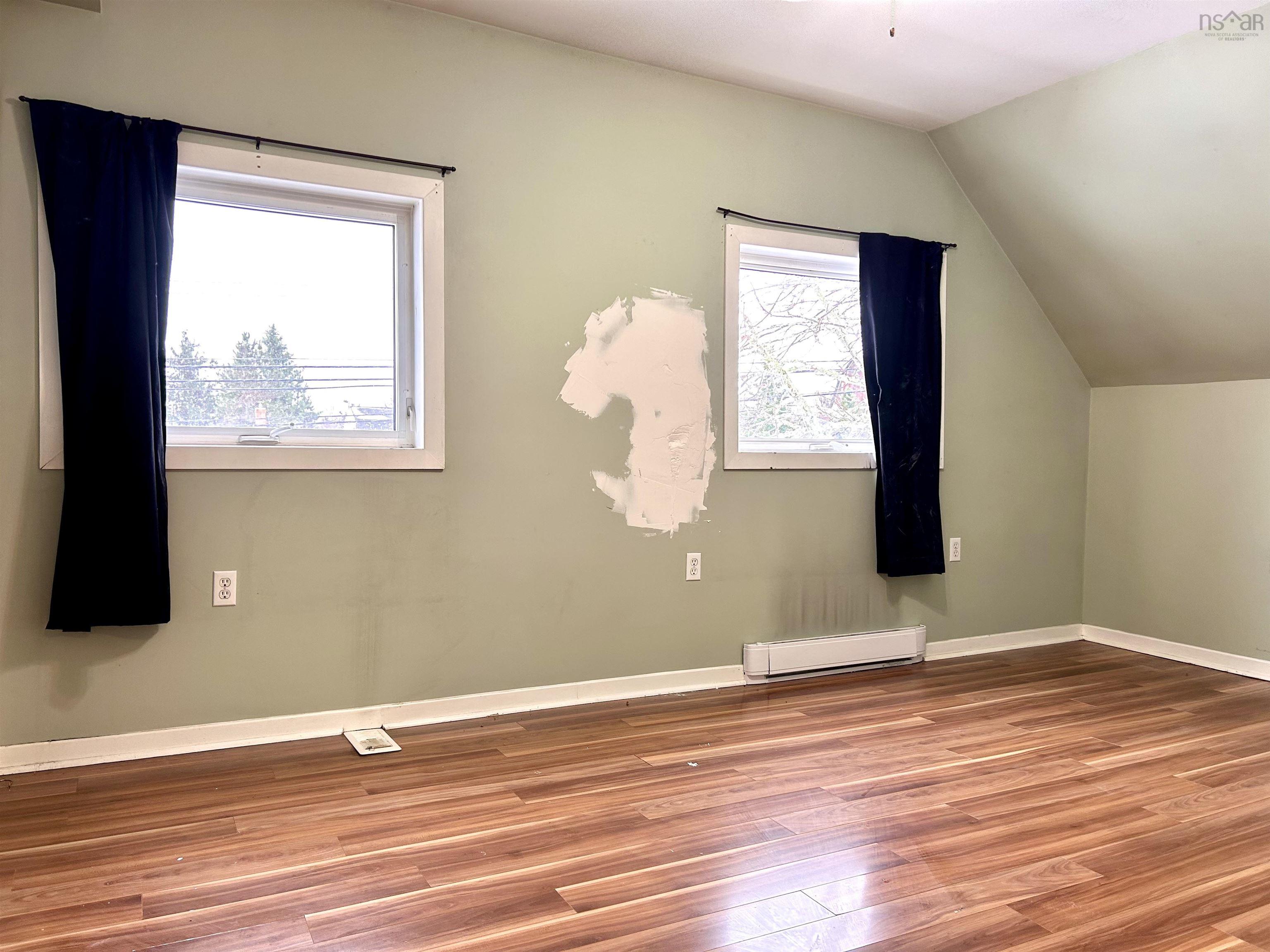 $229,900.00: 194 Main Street, Springhill