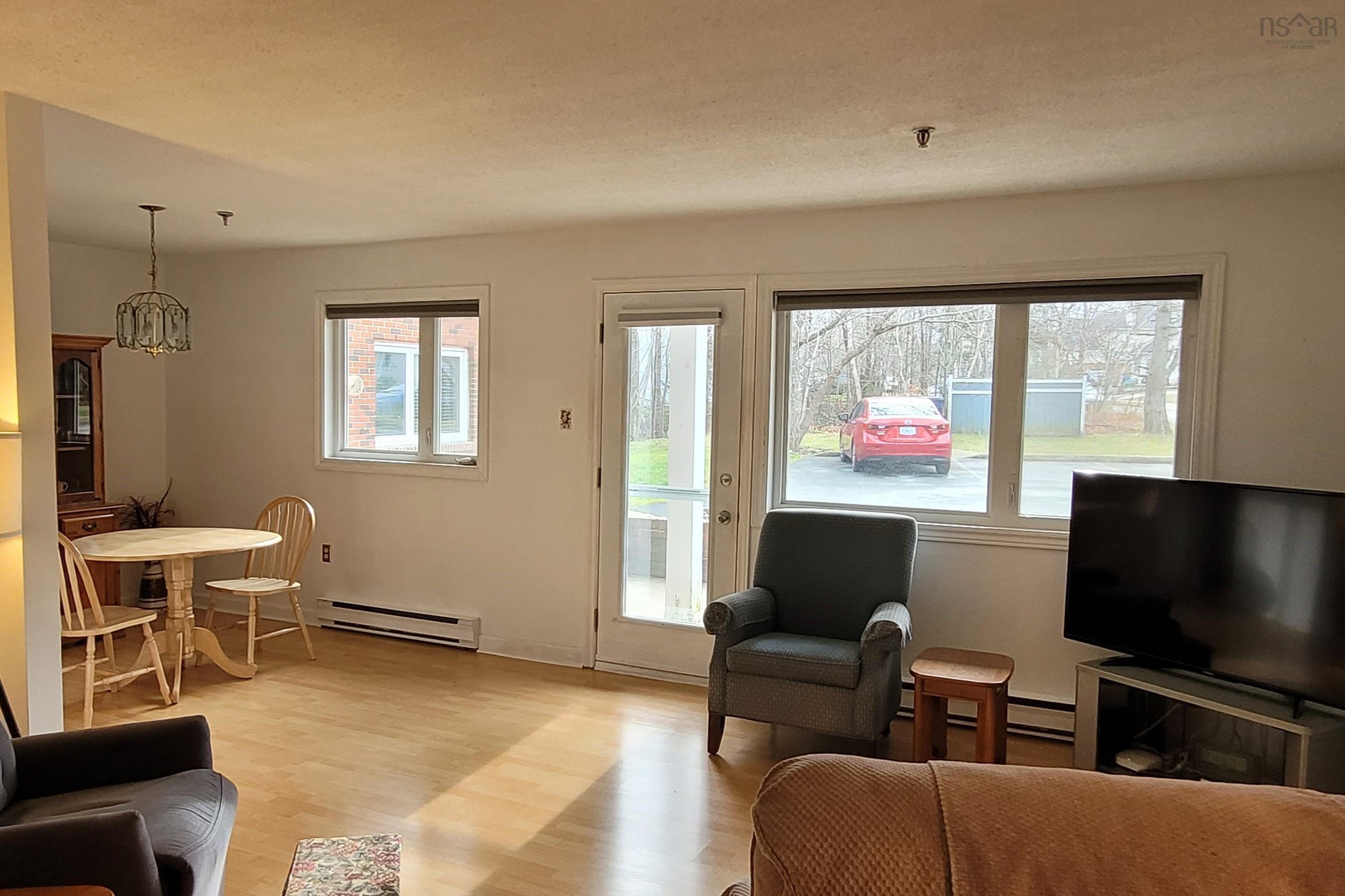 $330,000.00: 105 40 Chelton Woods Lane, Halifax