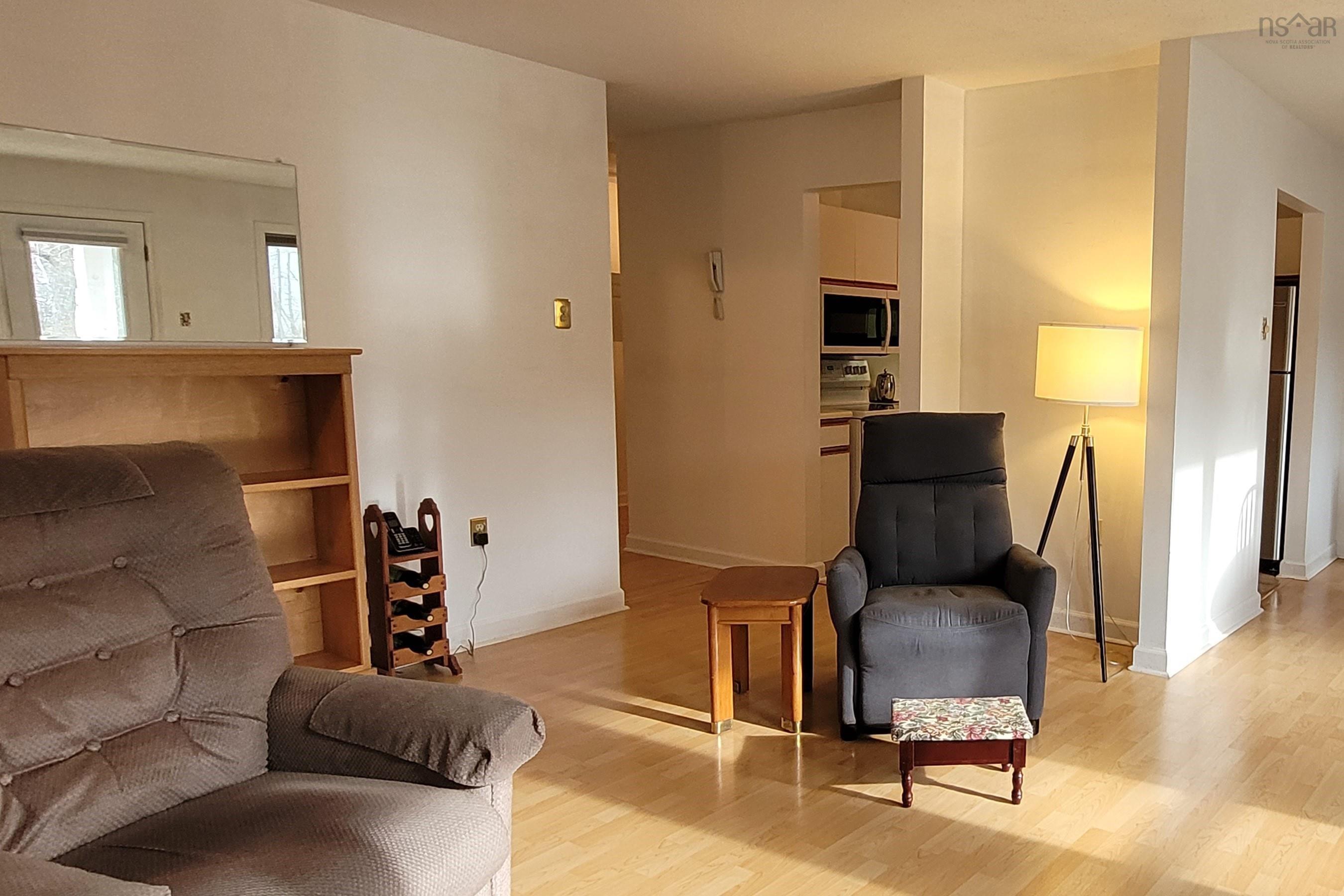 $330,000.00: 105 40 Chelton Woods Lane, Halifax