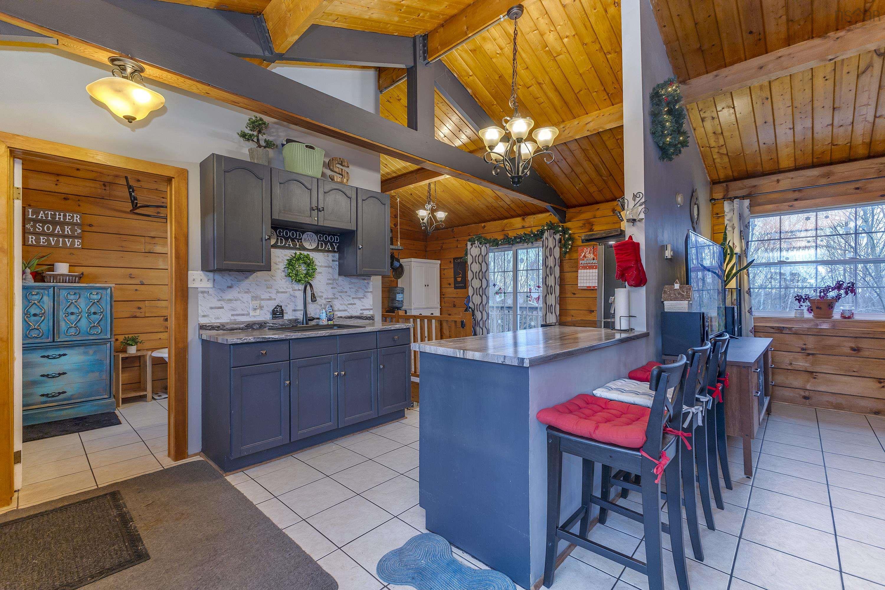 $475,000.00: 214 Limerock Road, Salt Springs