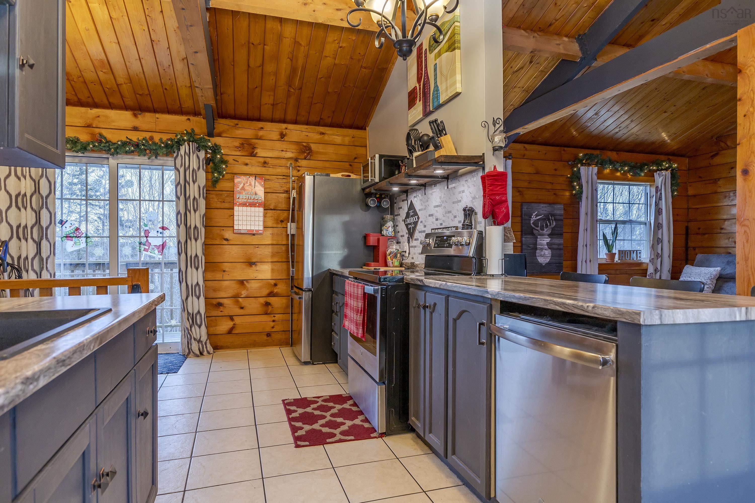 $475,000.00: 214 Limerock Road, Salt Springs