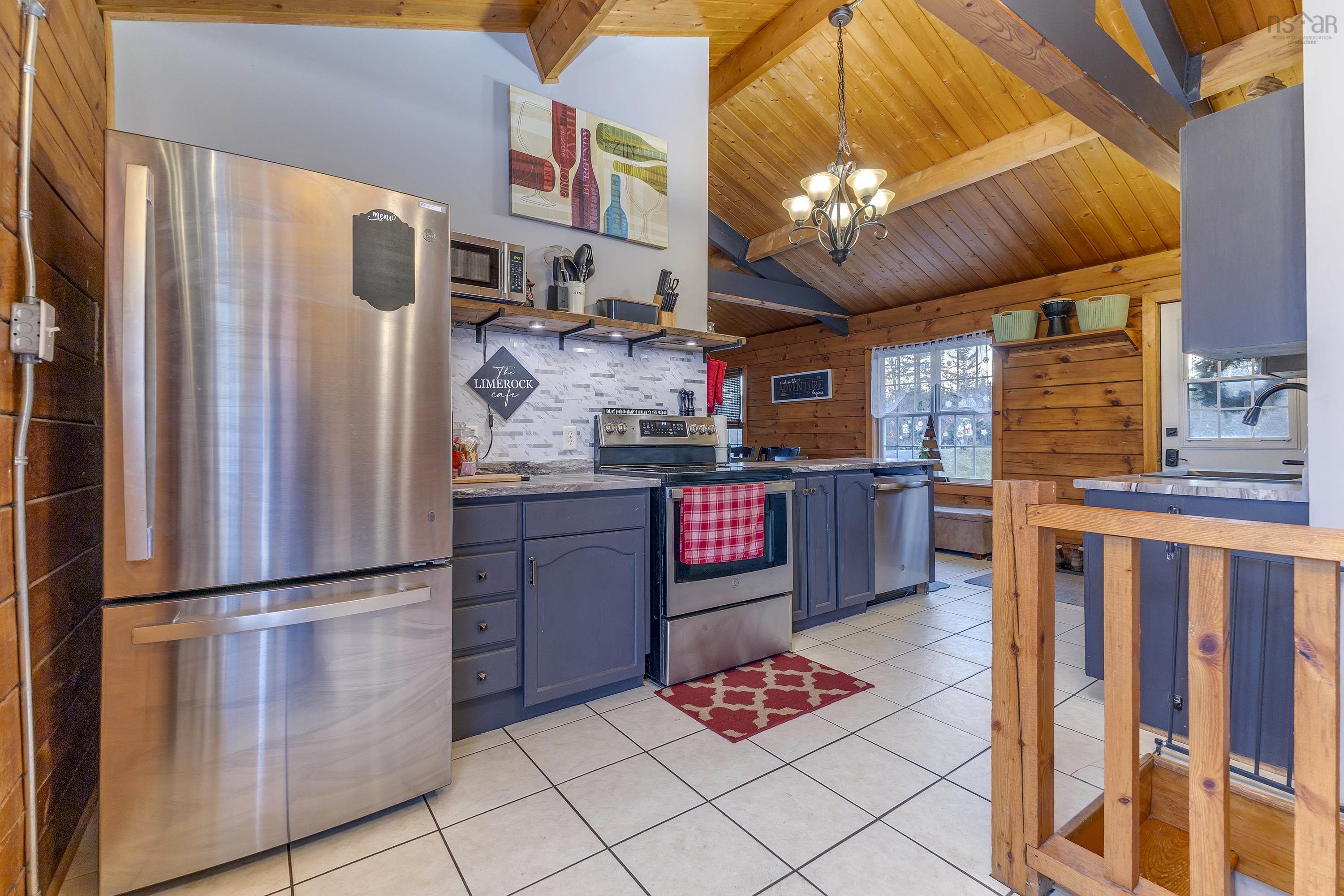 $475,000.00: 214 Limerock Road, Salt Springs