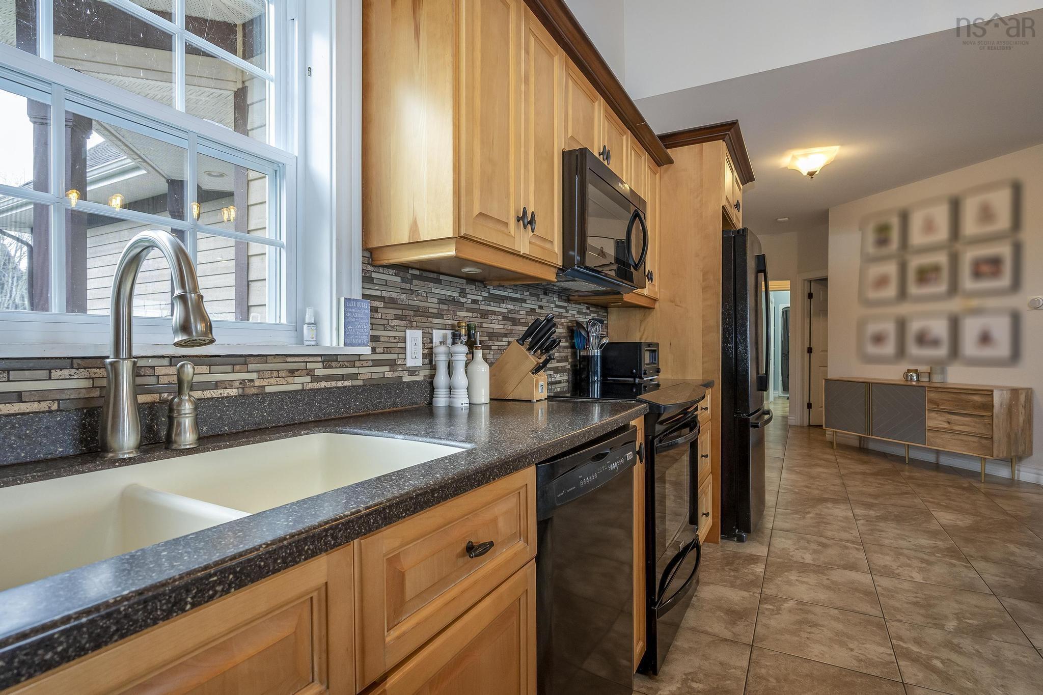 $1,299,900.00: 390 A Stewart Road, Shortts Lake