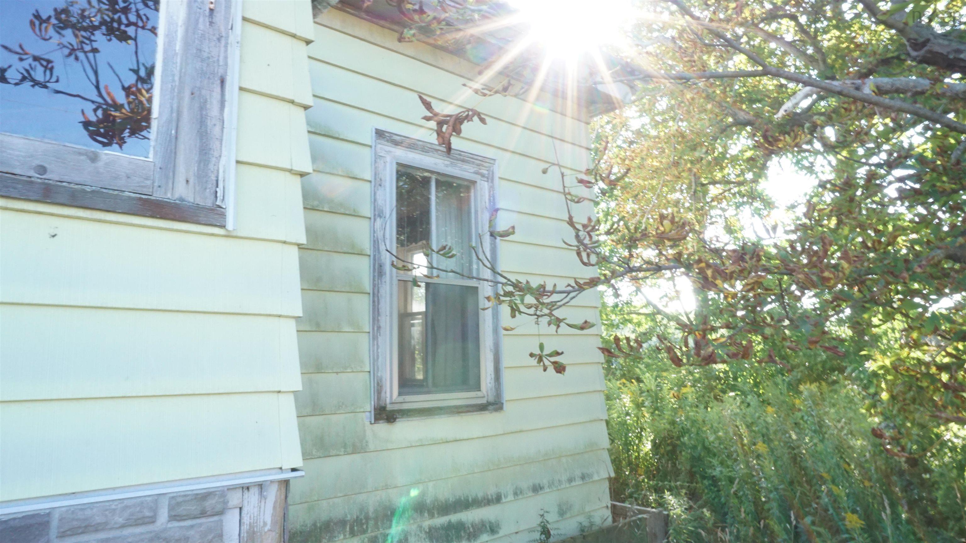 $75,000.00: 1458 Bluff Road, Hants Border