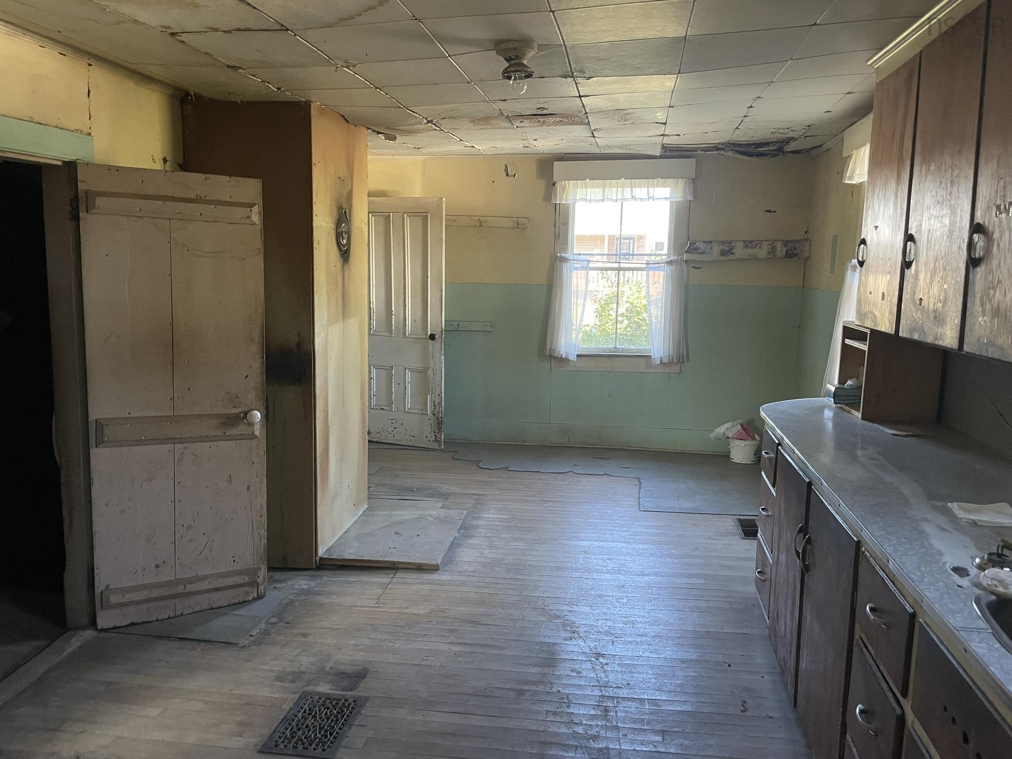 $75,000.00: 1458 Bluff Road, Hants Border