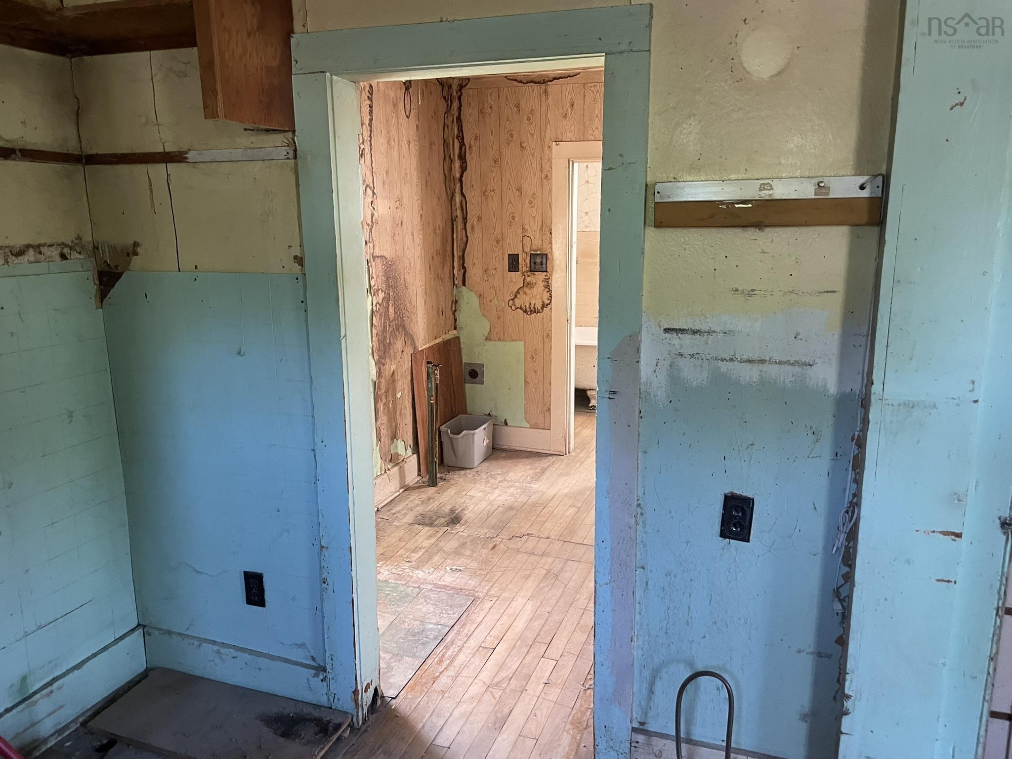 $75,000.00: 1458 Bluff Road, Hants Border