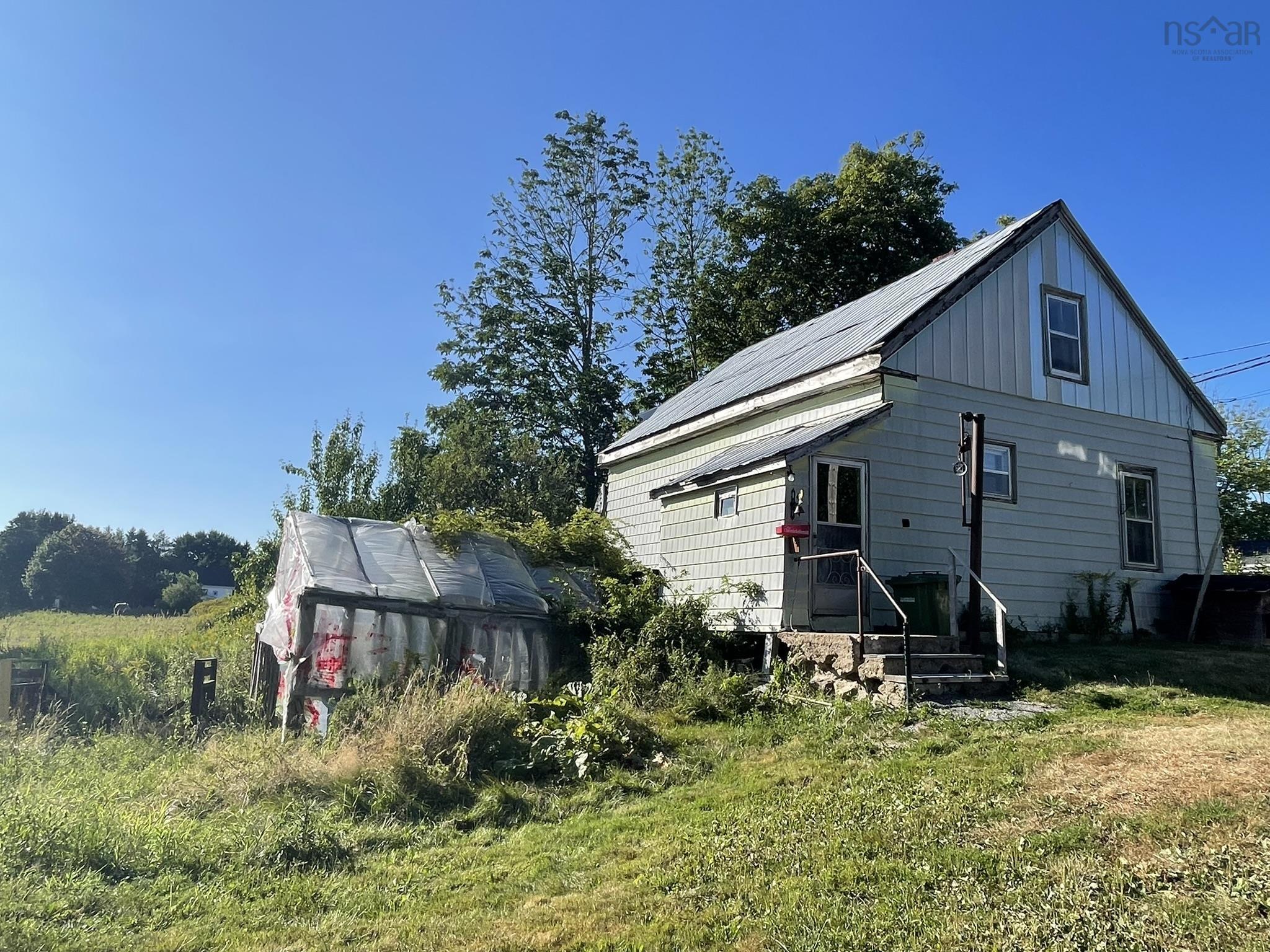 $75,000.00: 1458 Bluff Road, Hants Border