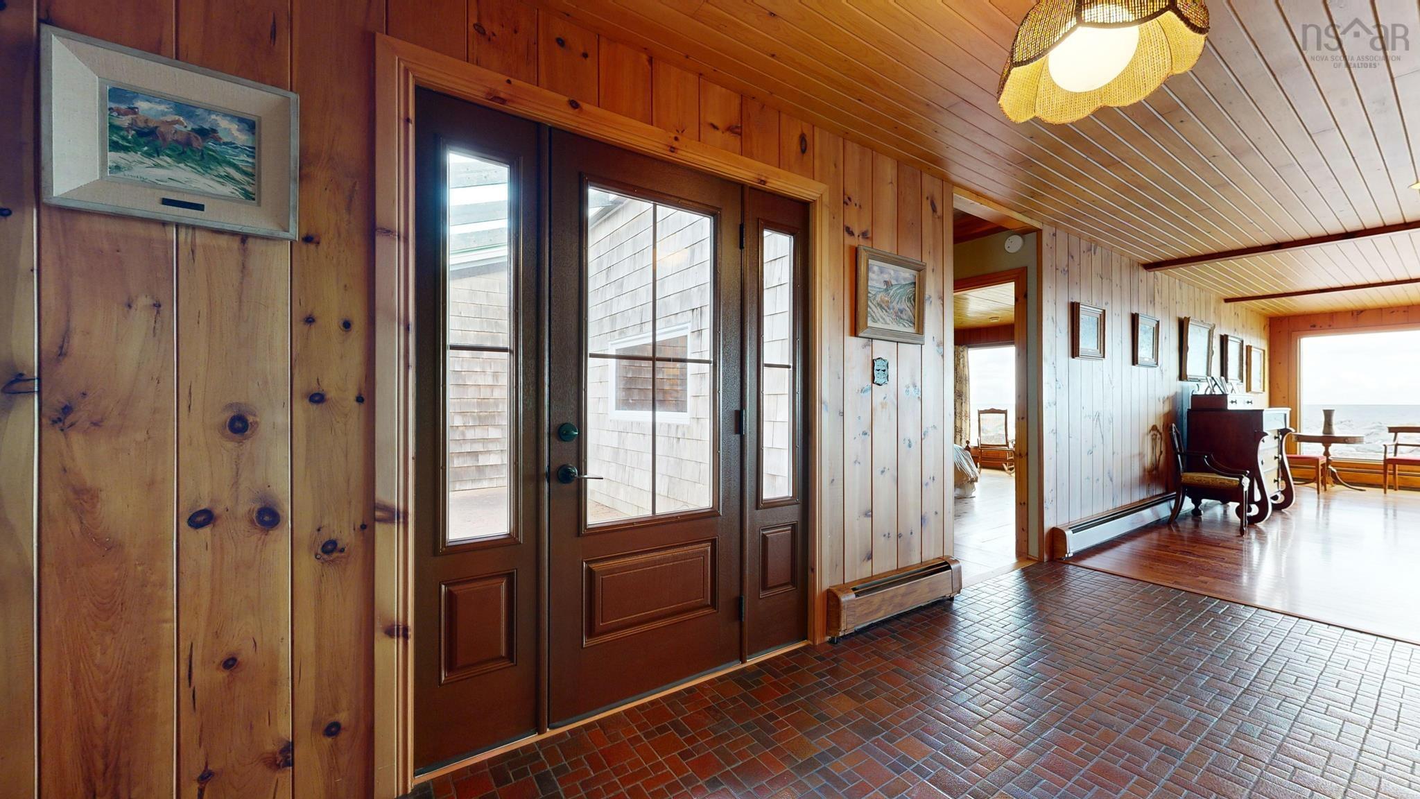 $1,050,000.00: 6969 Highway 3, Hunt