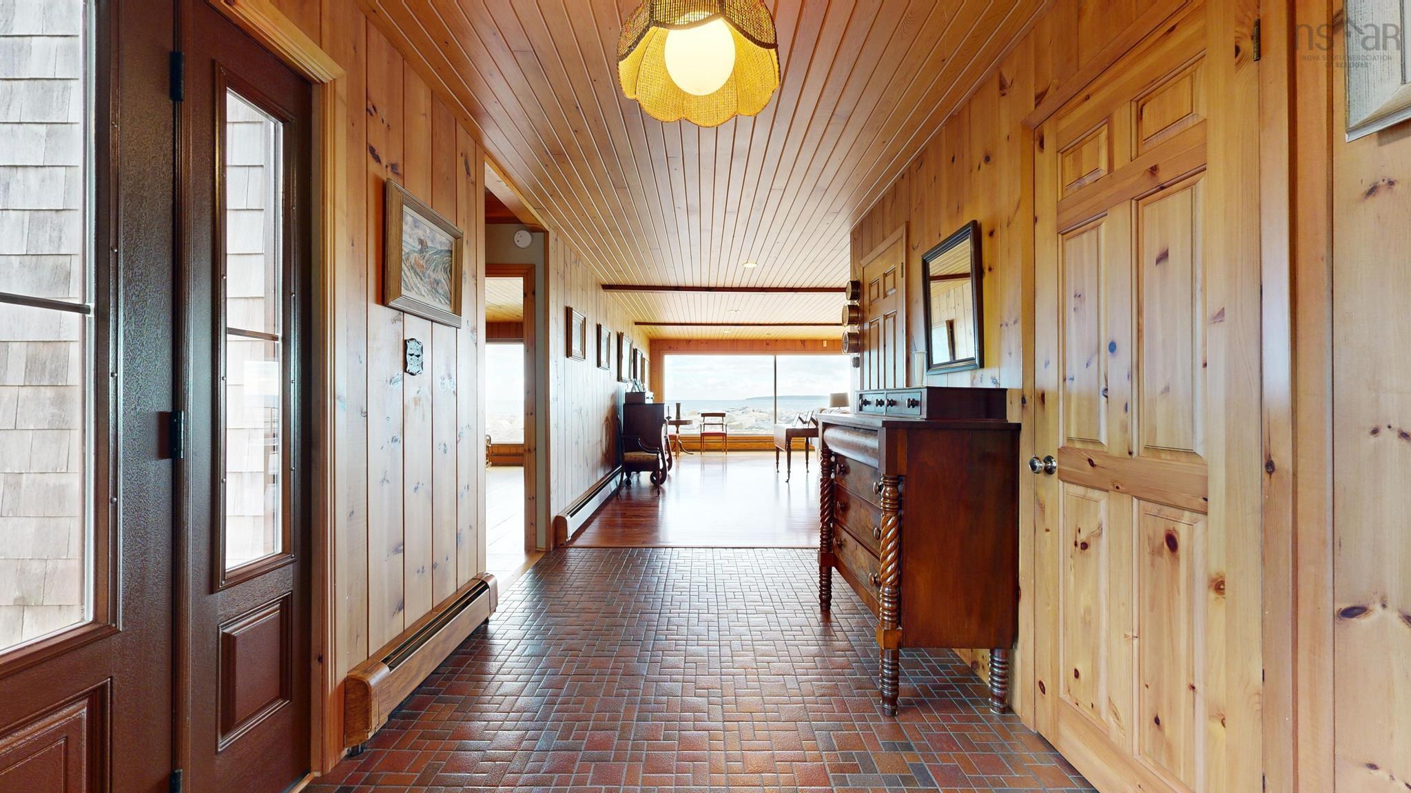 $1,050,000.00: 6969 Highway 3, Hunt