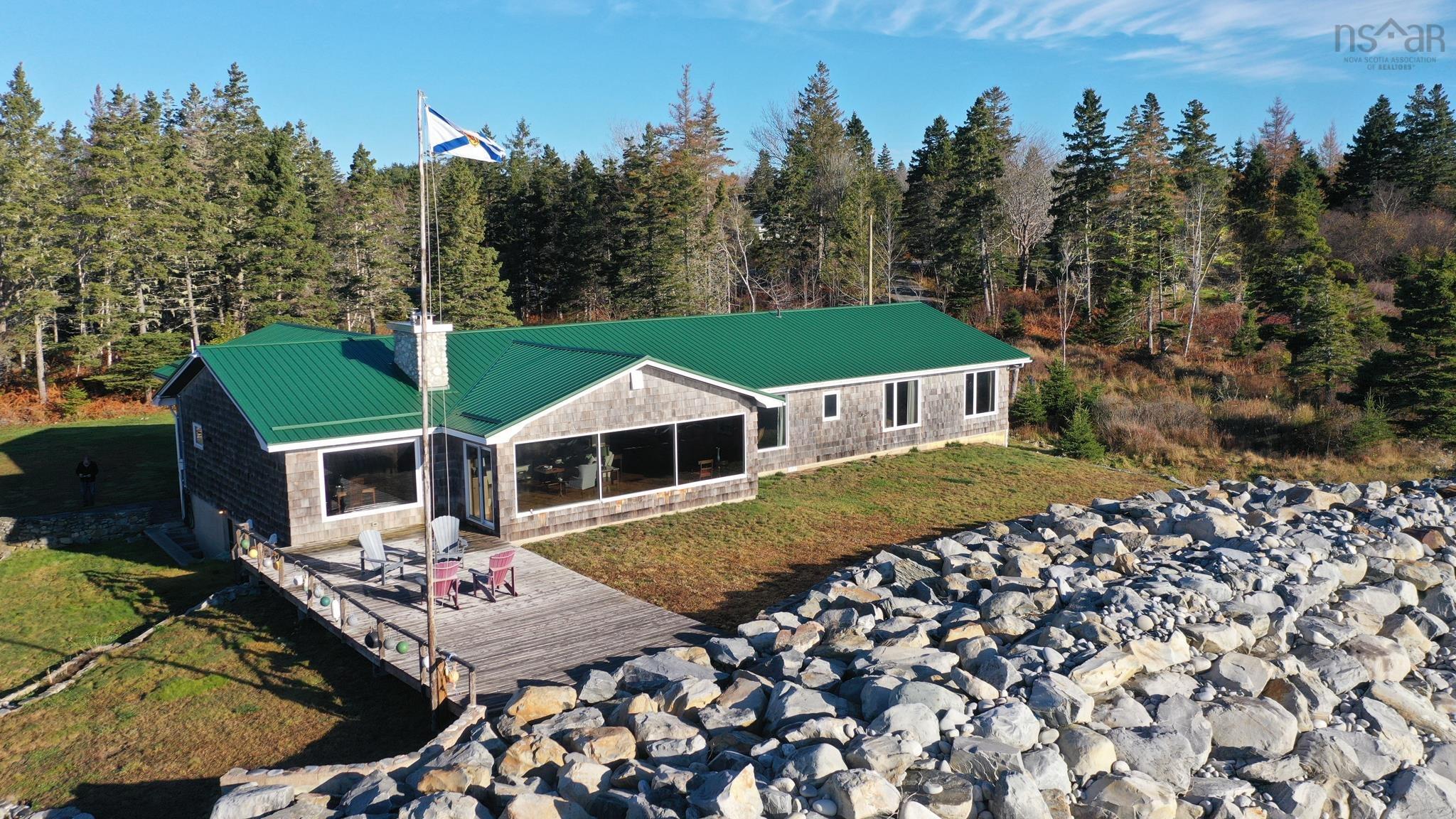 $1,050,000.00: 6969 Highway 3, Hunt