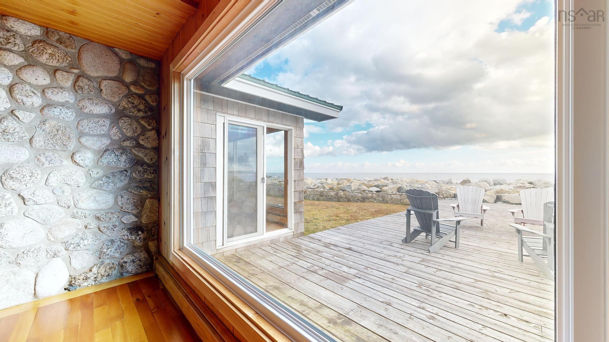 $1,050,000.00: 6969 Highway 3, Hunt