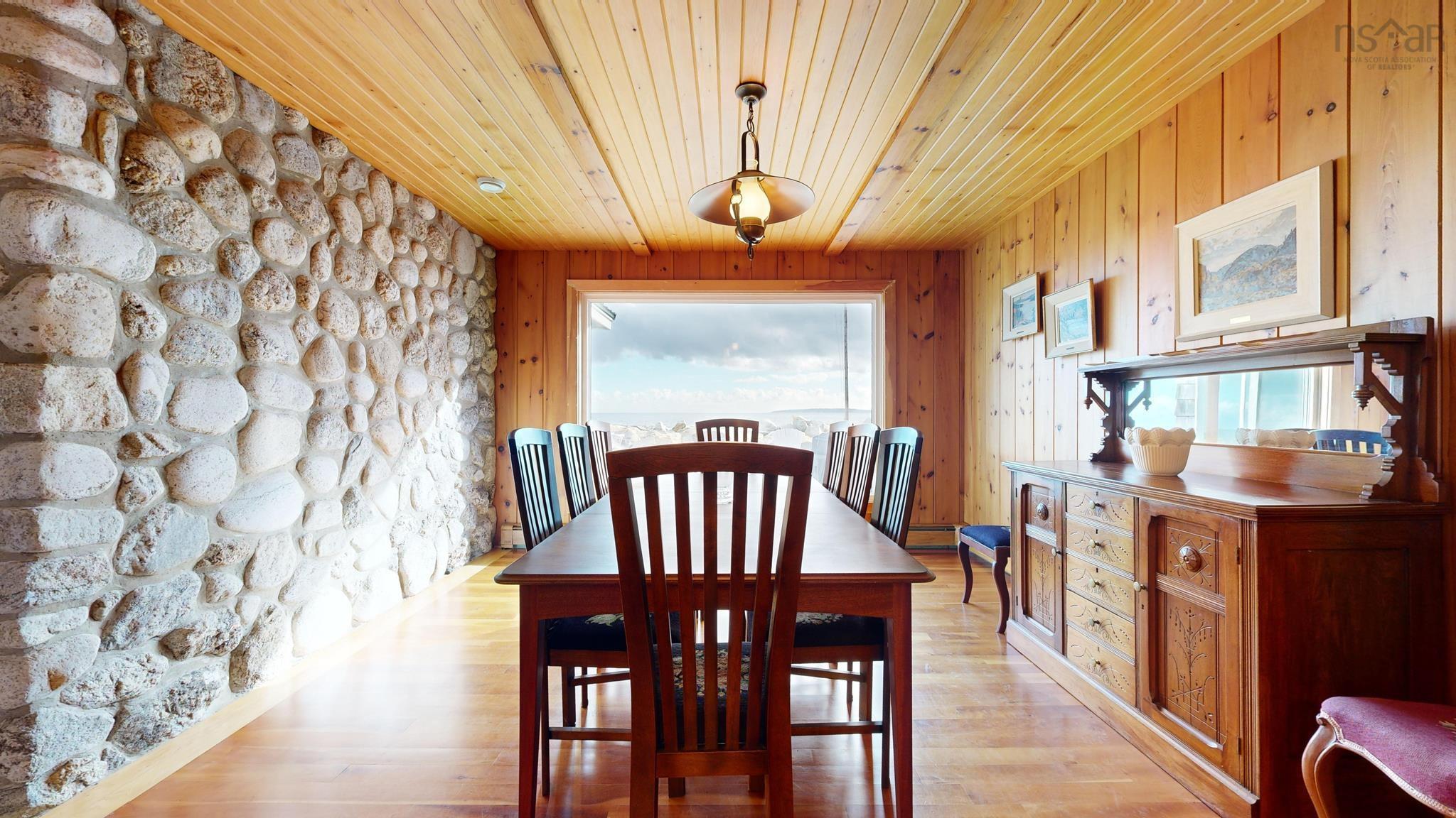 $1,050,000.00: 6969 Highway 3, Hunt
