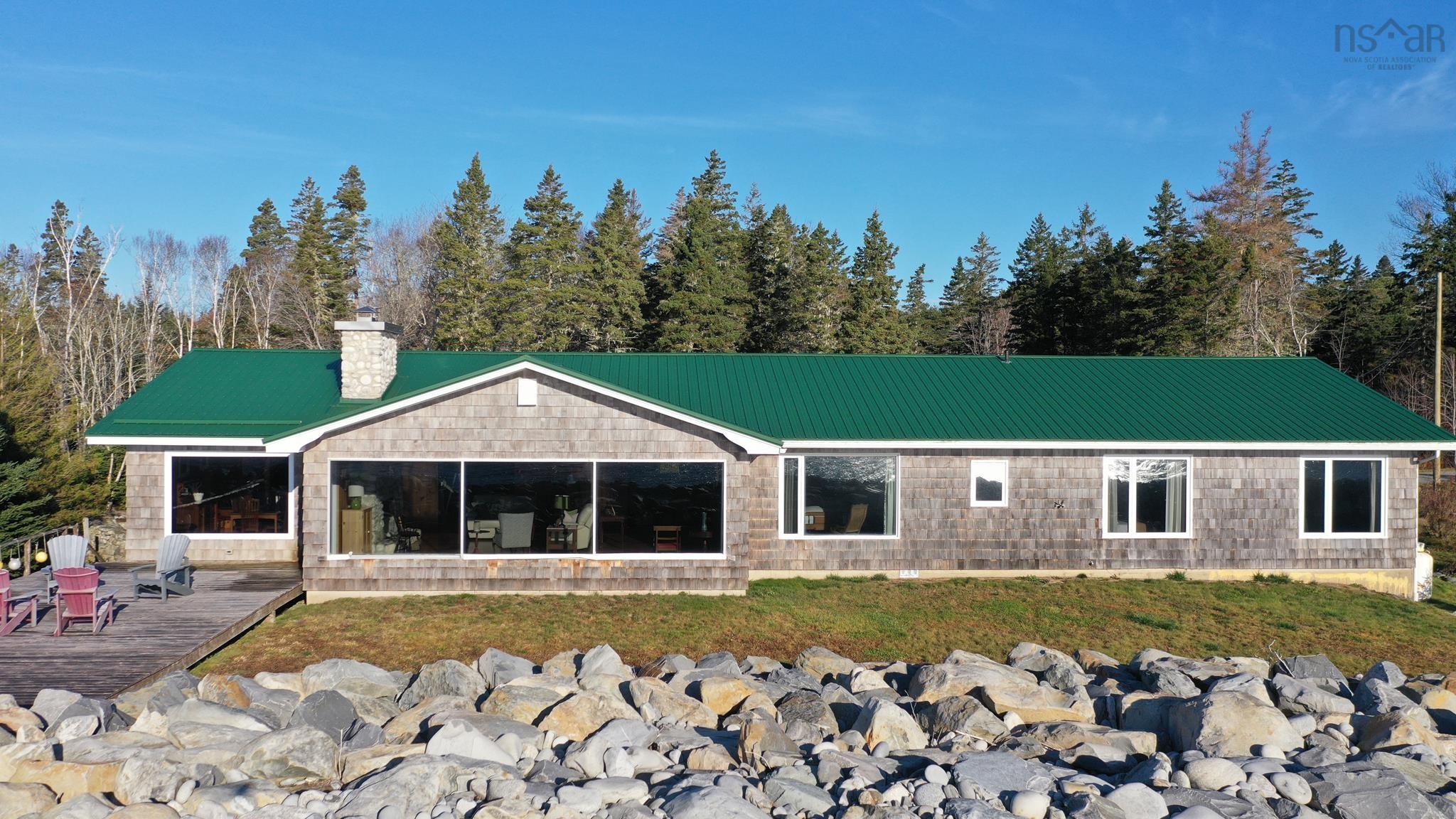 $1,050,000.00: 6969 Highway 3, Hunt