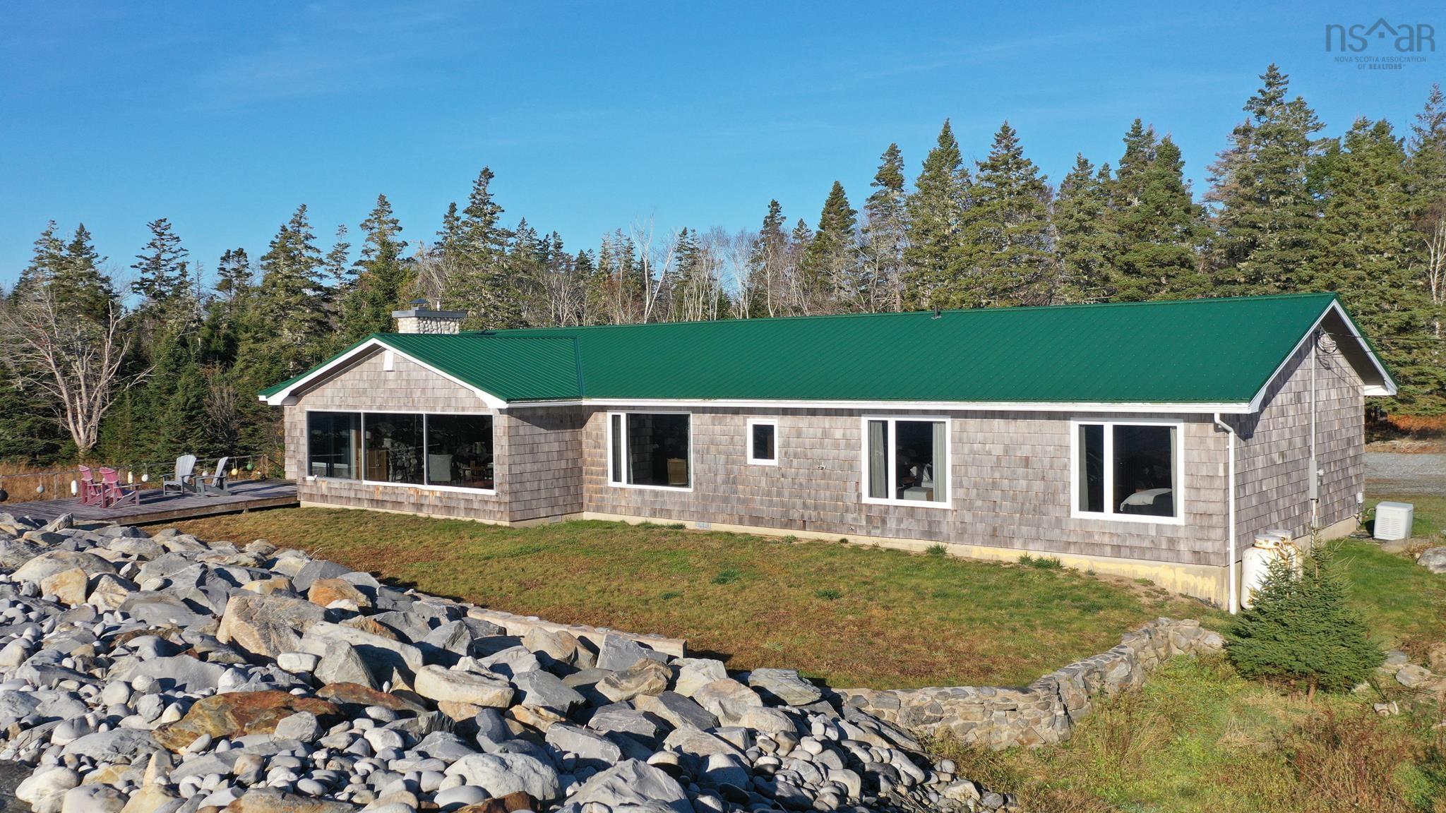 $1,050,000.00: 6969 Highway 3, Hunt