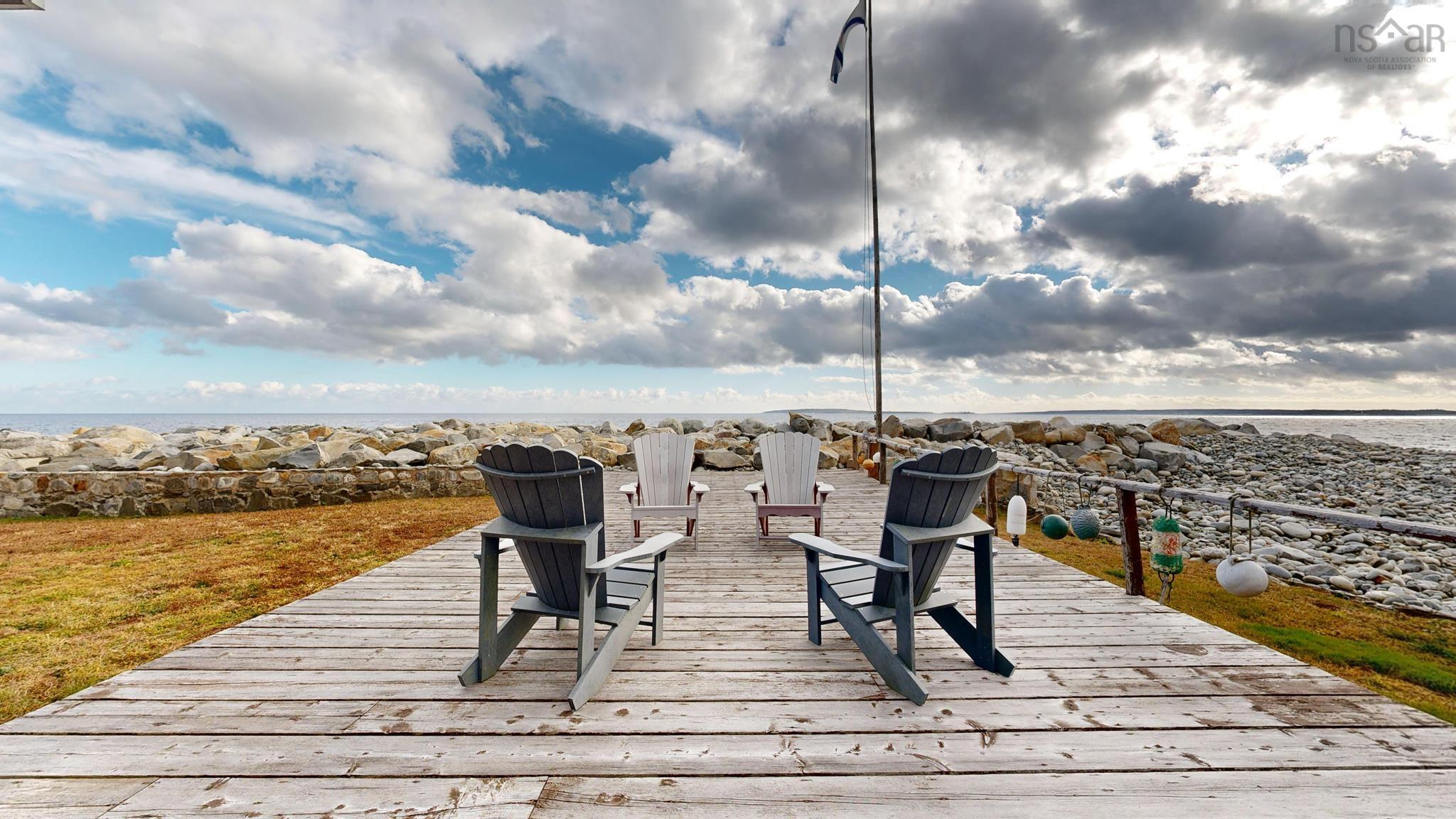 $1,050,000.00: 6969 Highway 3, Hunt