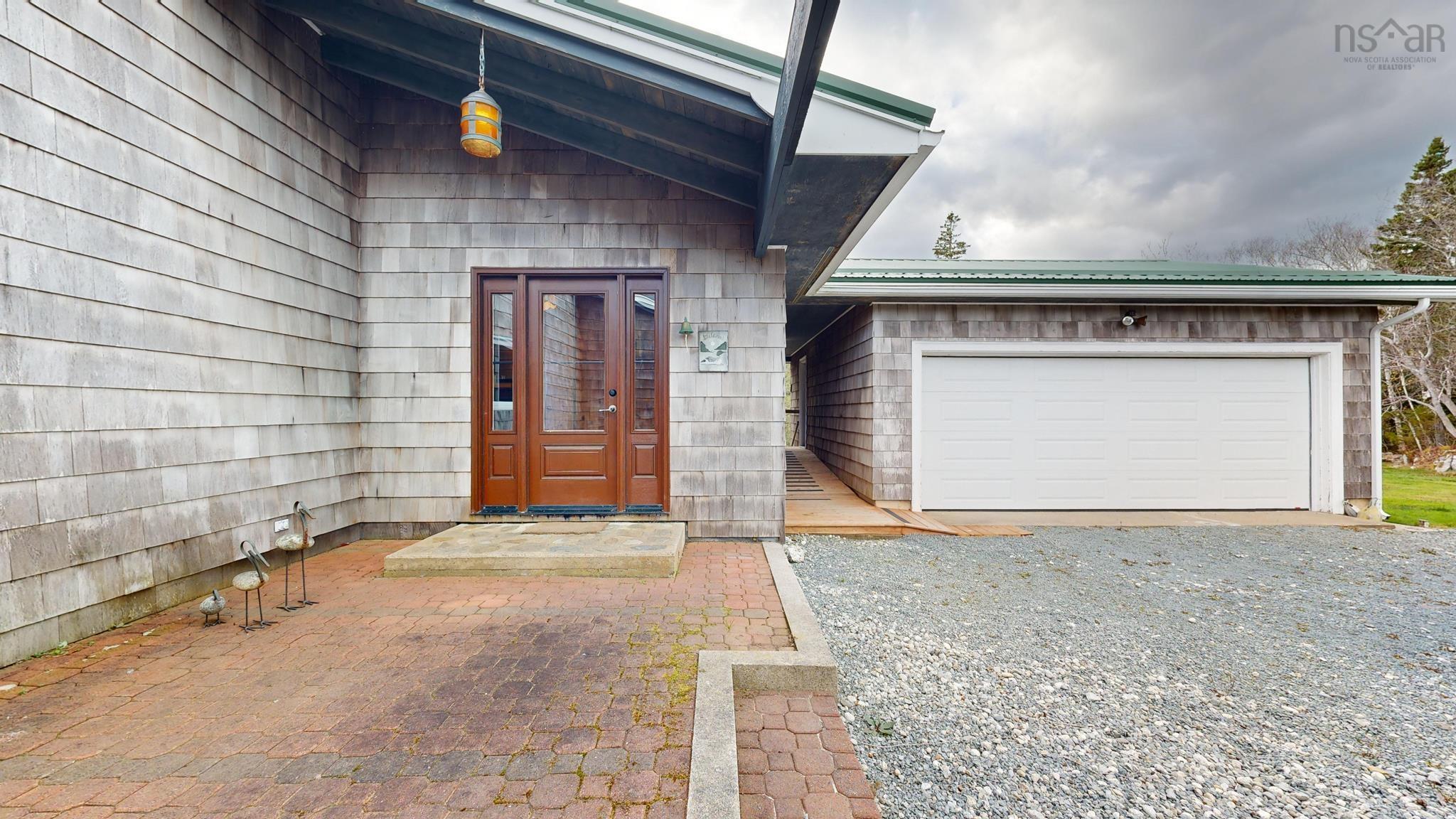 $1,050,000.00: 6969 Highway 3, Hunt