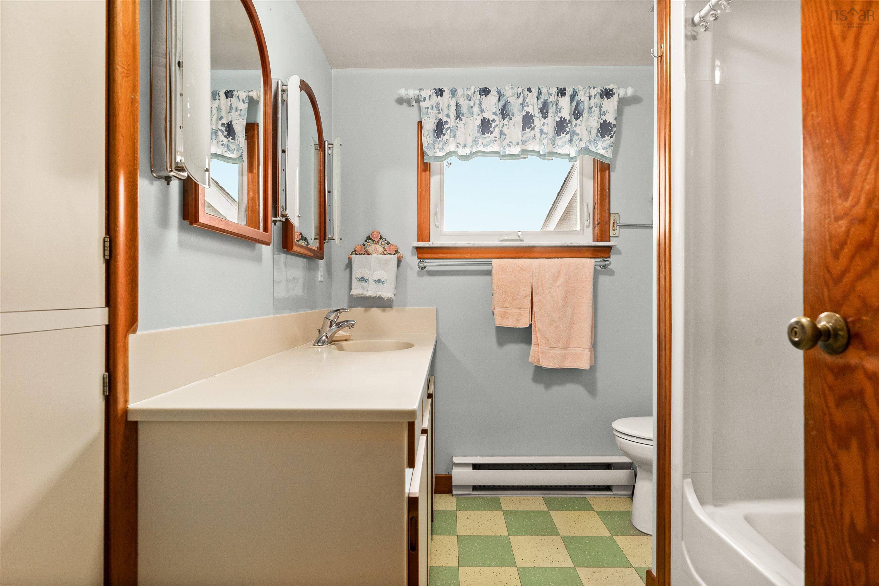 $585,000.00: 86 Sunnybrae Avenue, Halifax