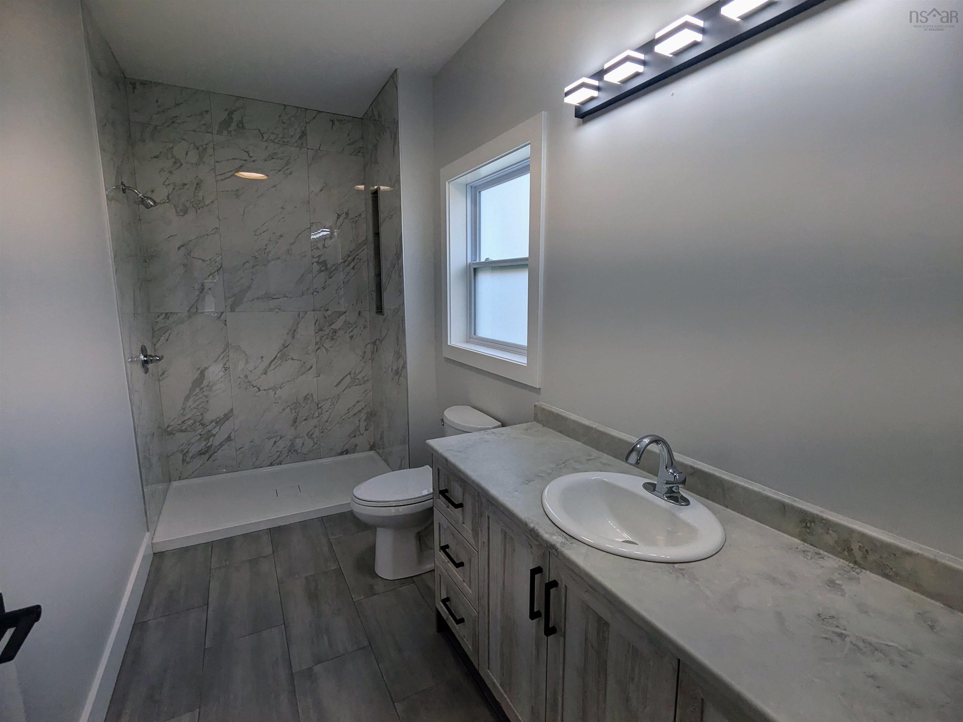 $569,900.00: 41 Shadebush Walk, Upper Sackville