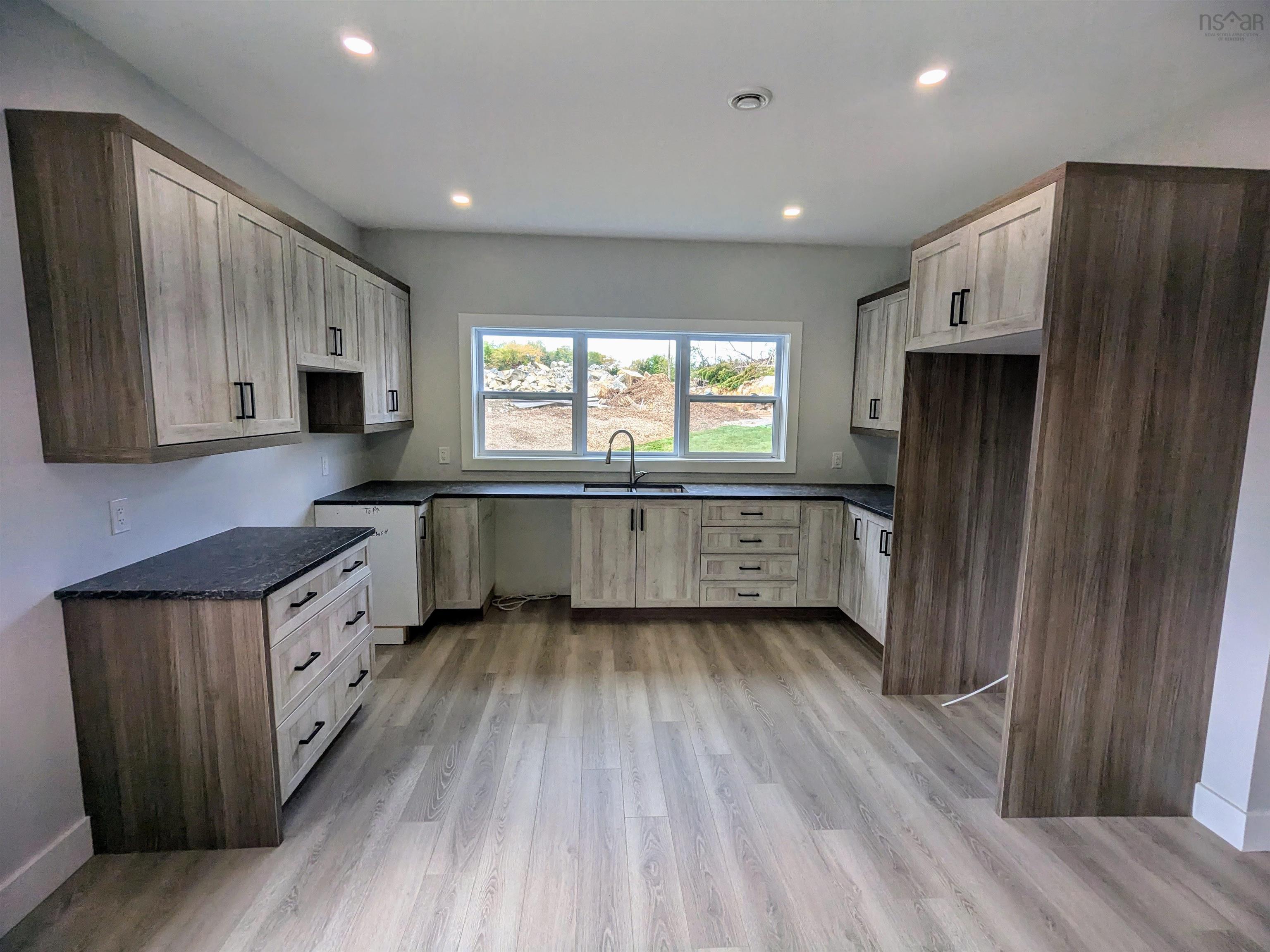 $569,900.00: 41 Shadebush Walk, Upper Sackville
