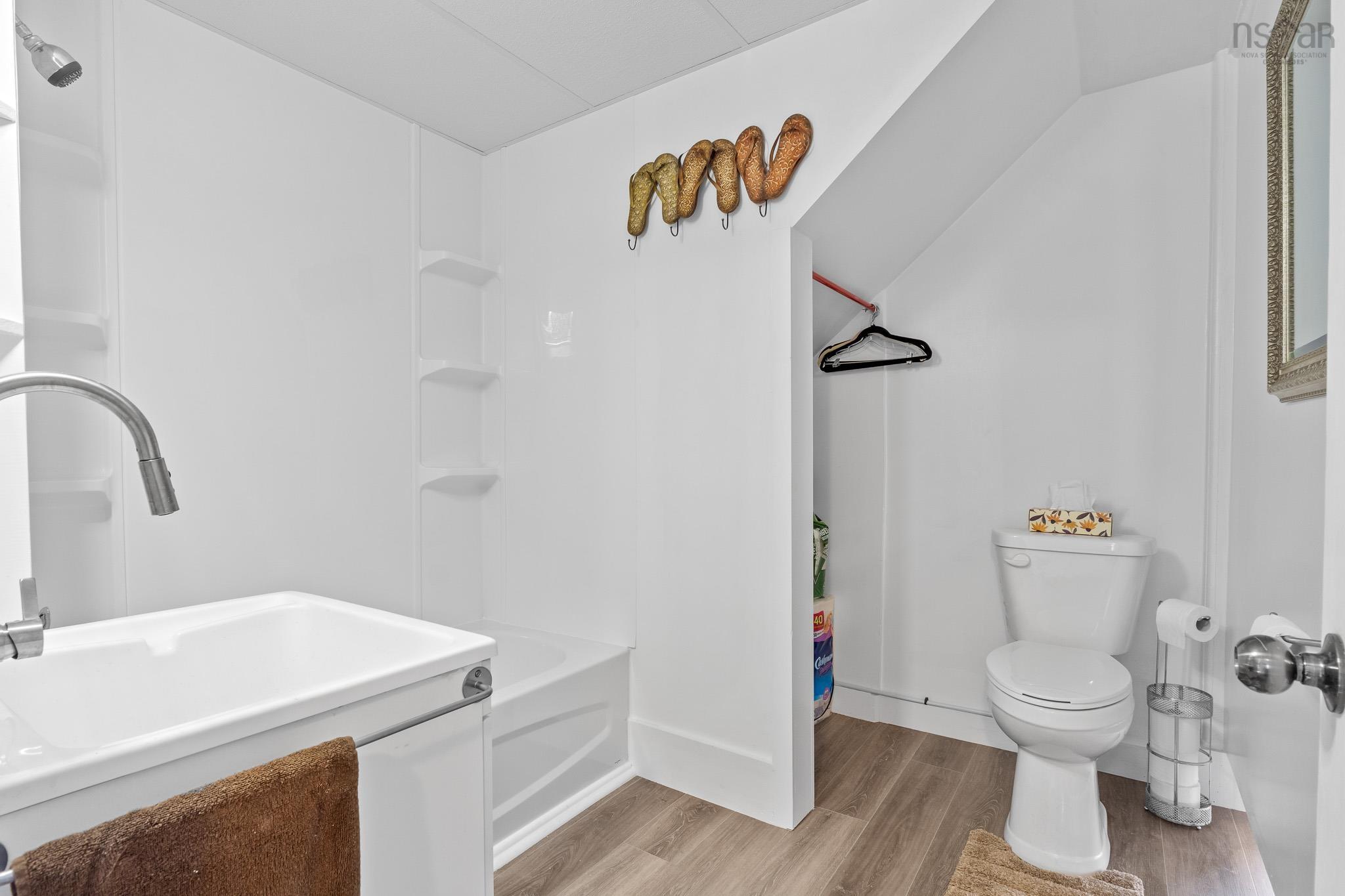 $324,000.00: 9870 Trunk 8 Highway, Caledonia