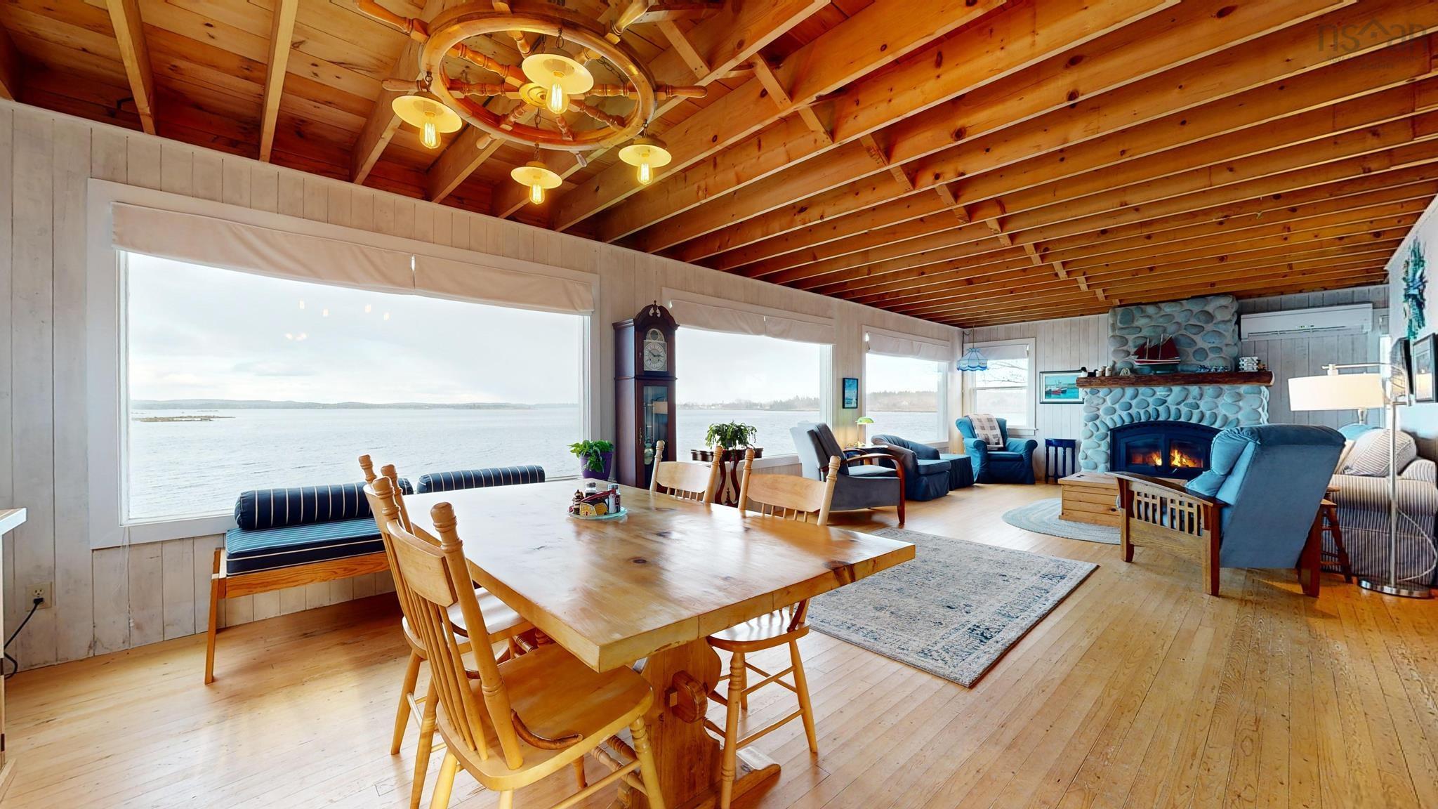 $879,000.00: 226 South West Cove Road, Port Medway