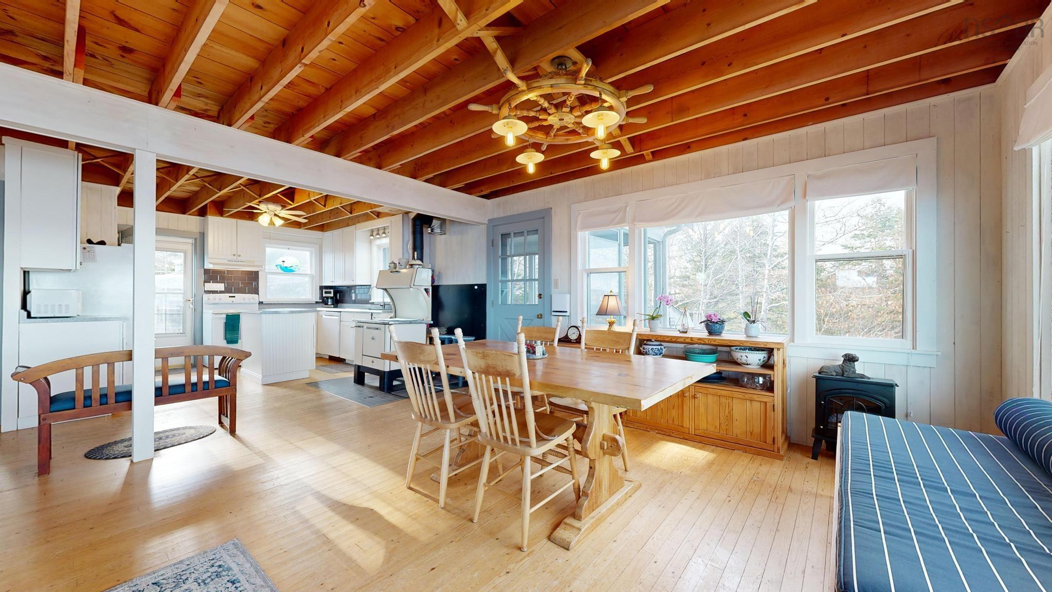 $879,000.00: 226 South West Cove Road, Port Medway