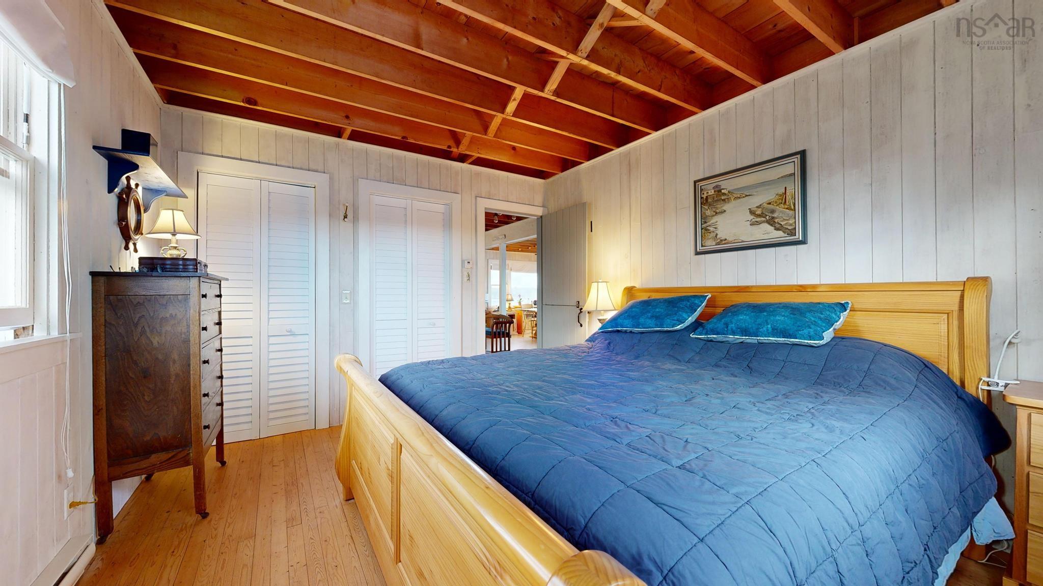 $879,000.00: 226 South West Cove Road, Port Medway