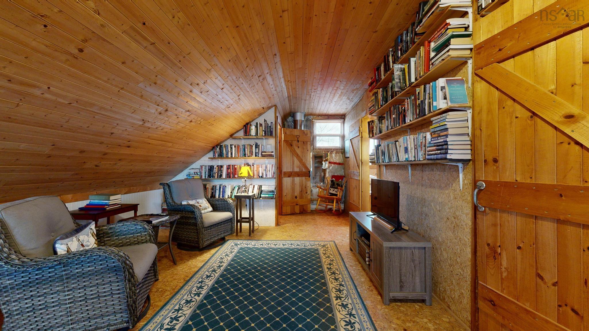 $879,000.00: 226 South West Cove Road, Port Medway