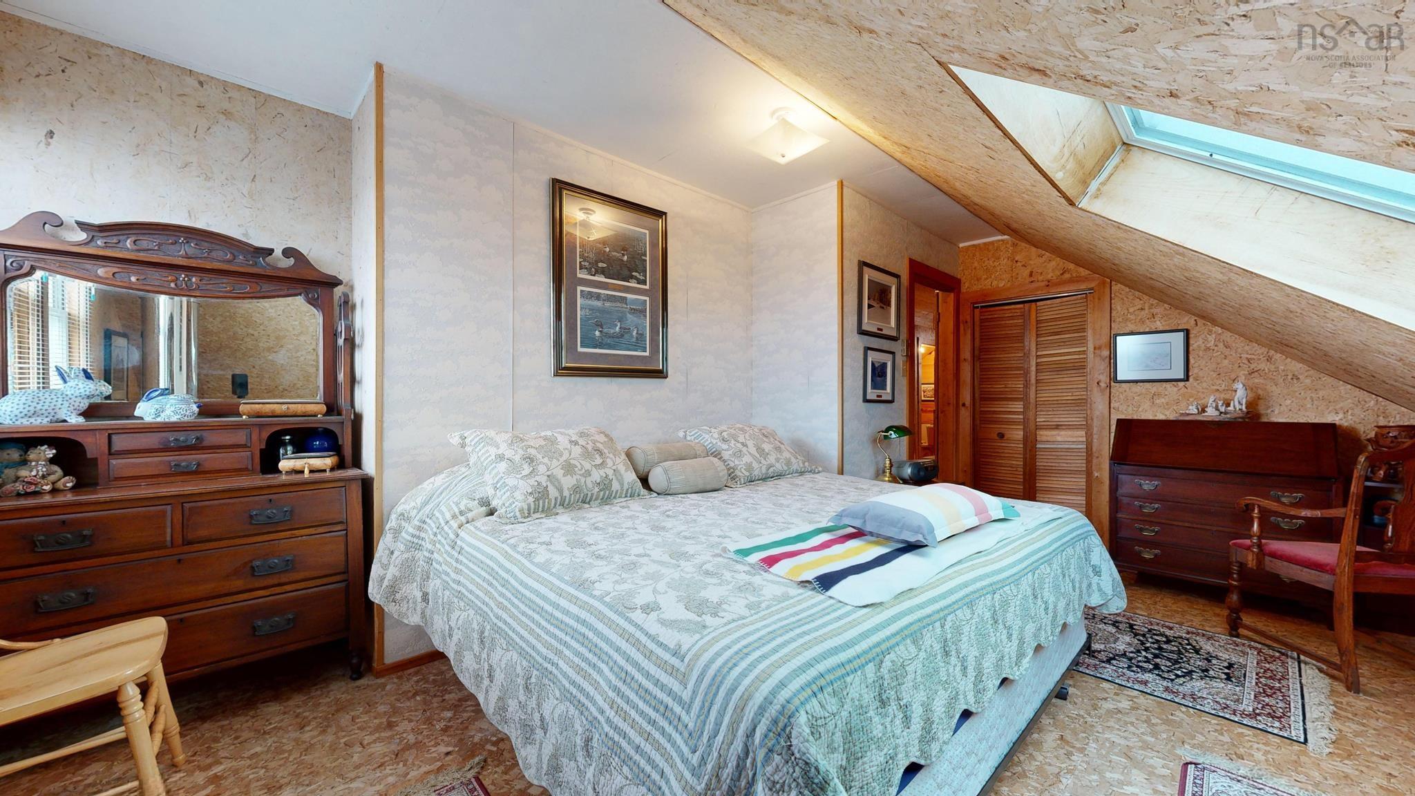 $879,000.00: 226 South West Cove Road, Port Medway