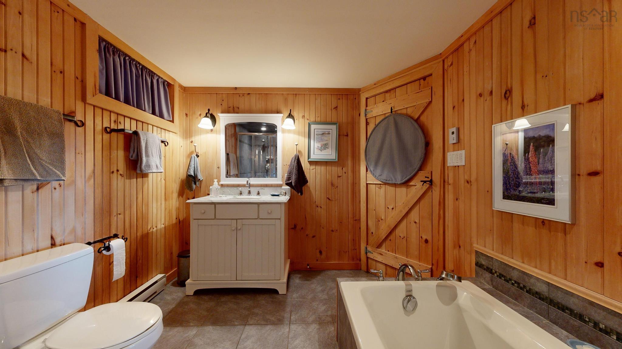 $879,000.00: 226 South West Cove Road, Port Medway