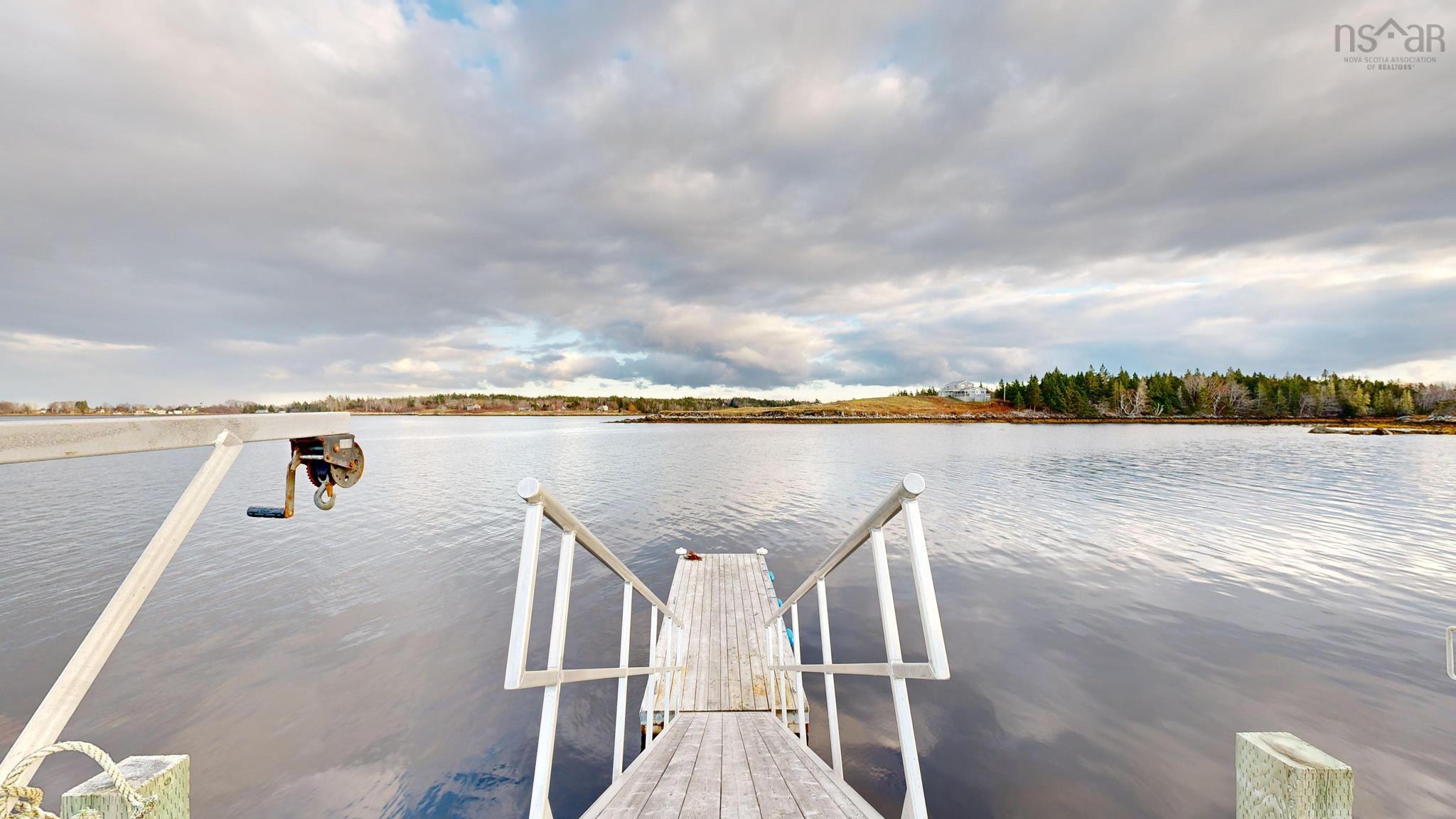 $879,000.00: 226 South West Cove Road, Port Medway