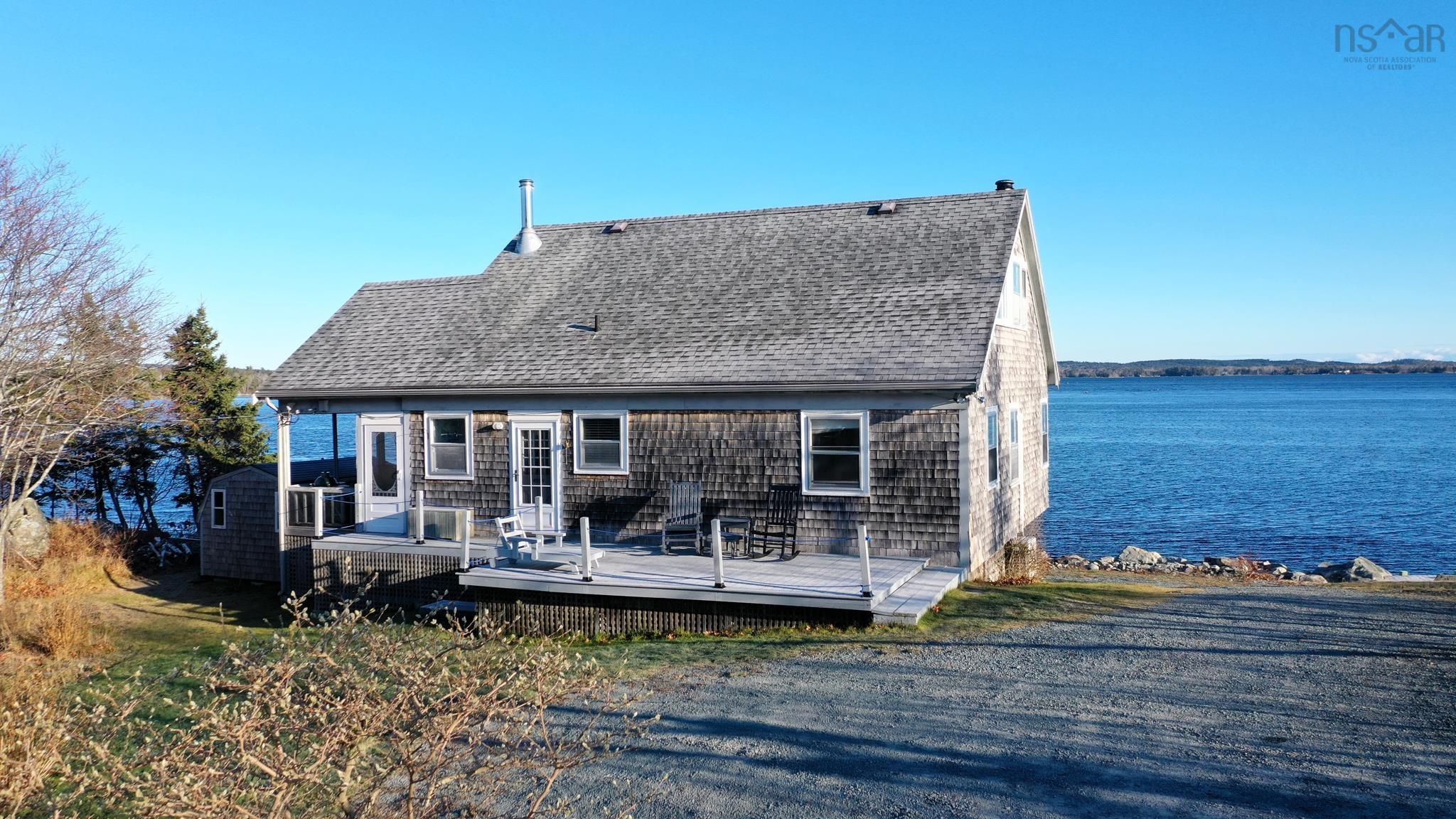 $879,000.00: 226 South West Cove Road, Port Medway