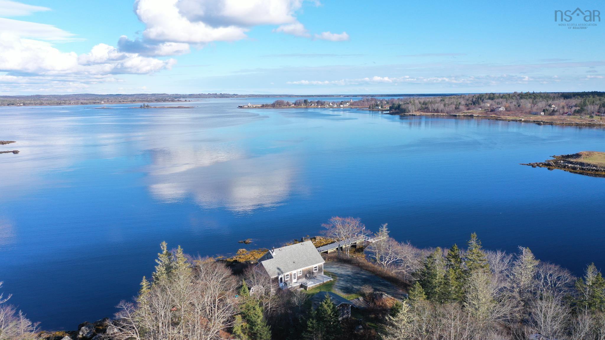 $879,000.00: 226 South West Cove Road, Port Medway