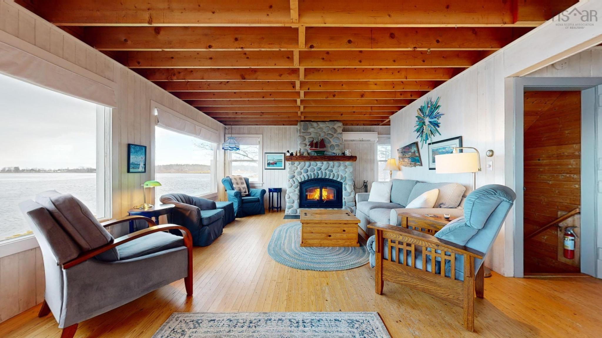 $879,000.00: 226 South West Cove Road, Port Medway