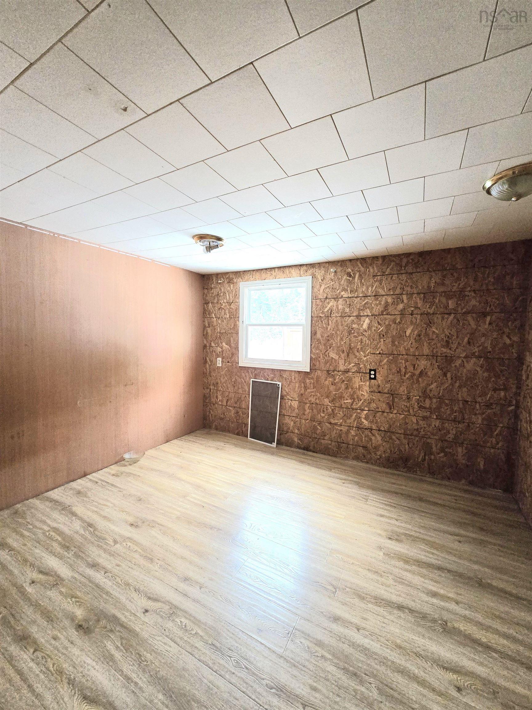 $74,900.00: 9890 Highway 4, French River