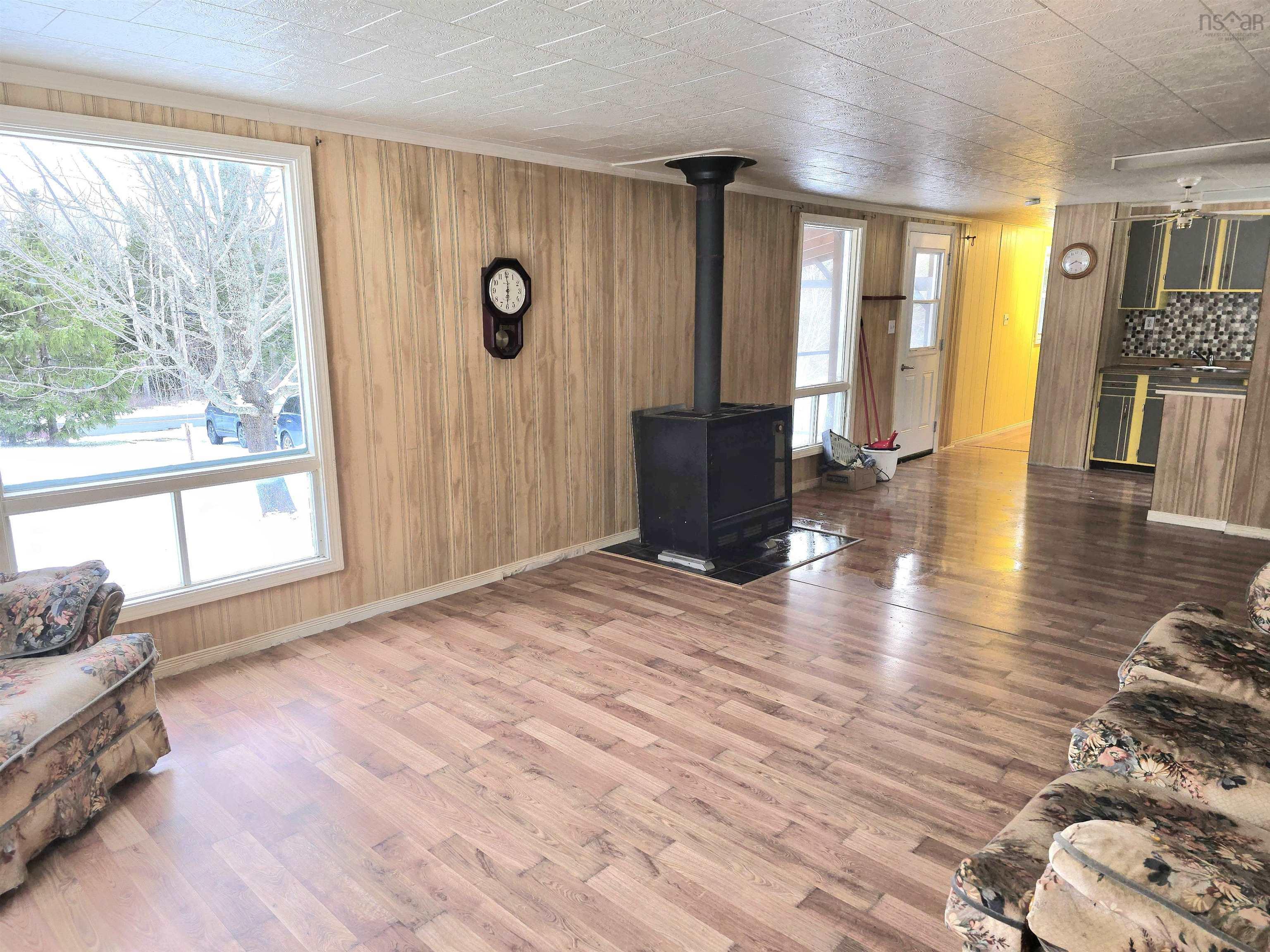 $74,900.00: 9890 Highway 4, French River