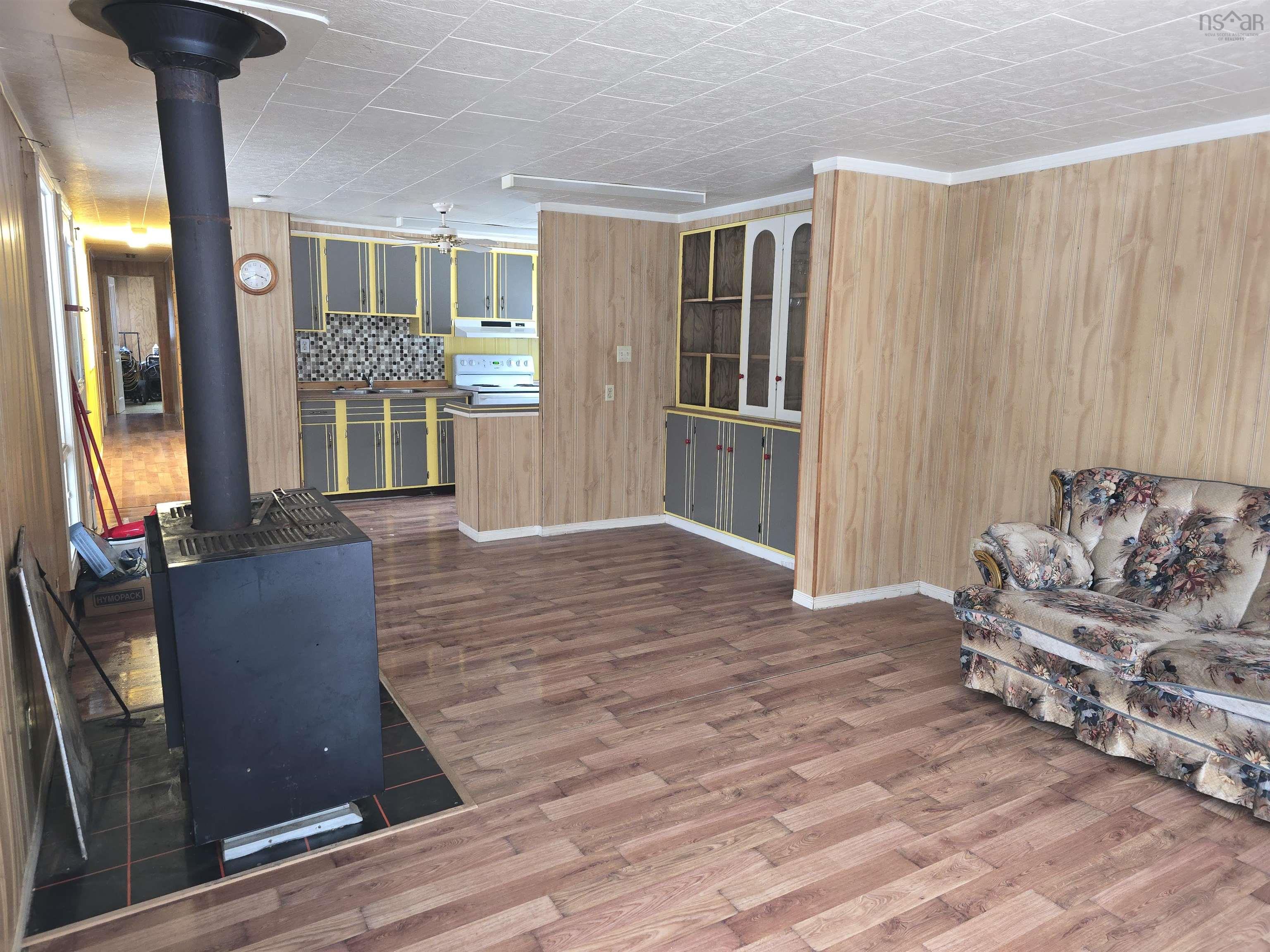 $74,900.00: 9890 Highway 4, French River