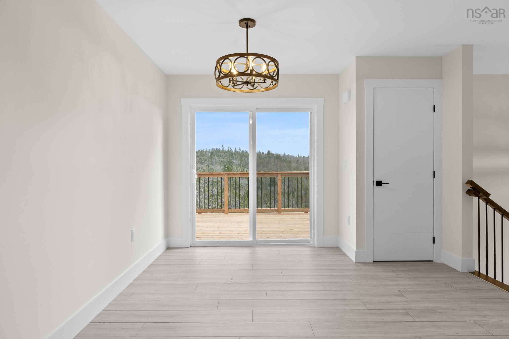 $584,900.00: 109 Tara Drive, Whites Lake