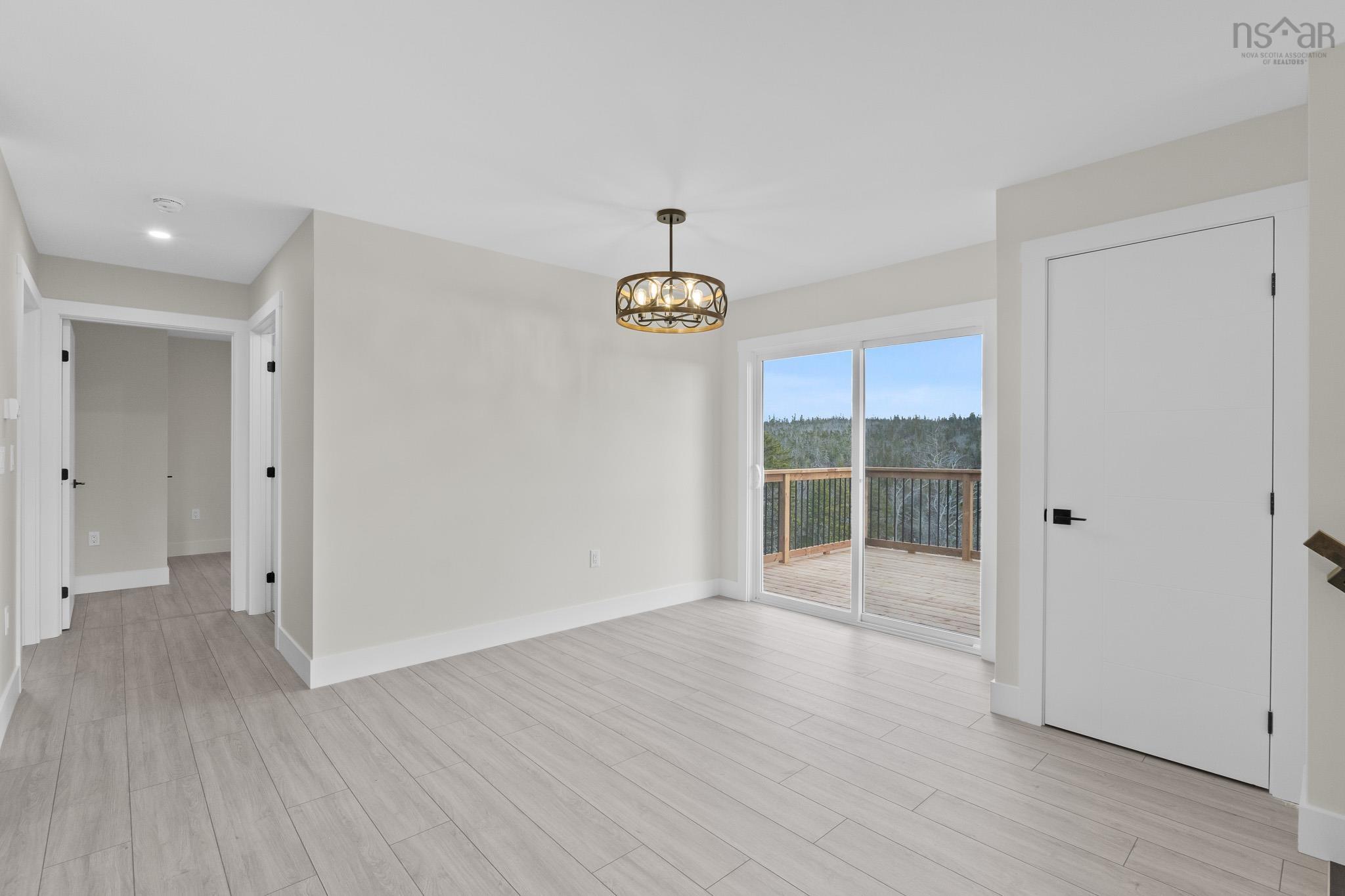 $584,900.00: 109 Tara Drive, Whites Lake