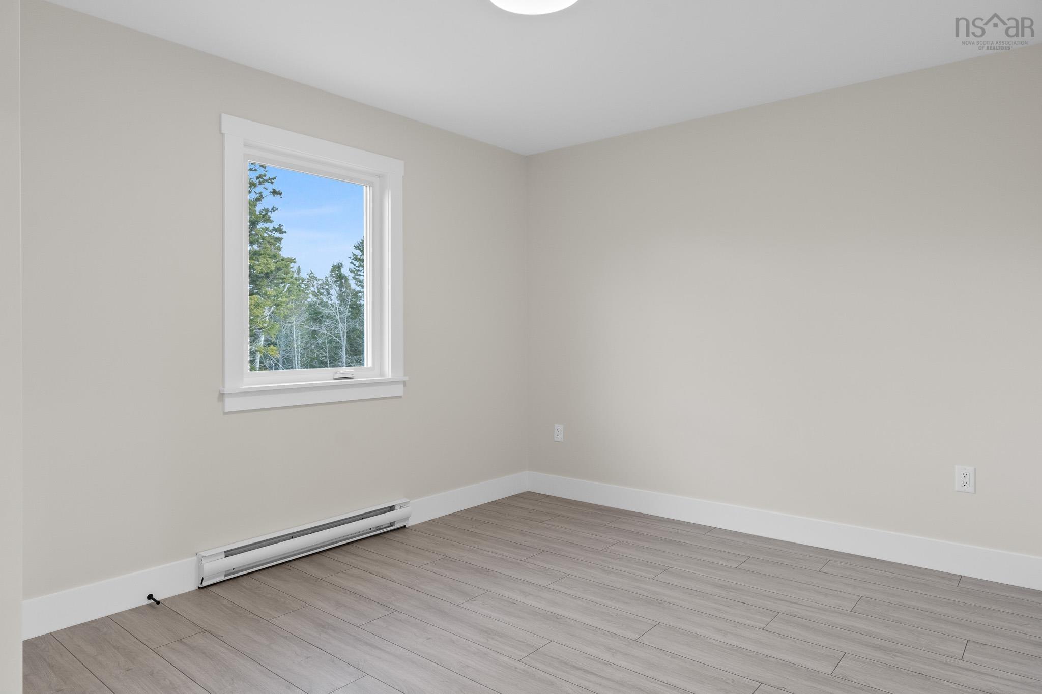 $584,900.00: 109 Tara Drive, Whites Lake