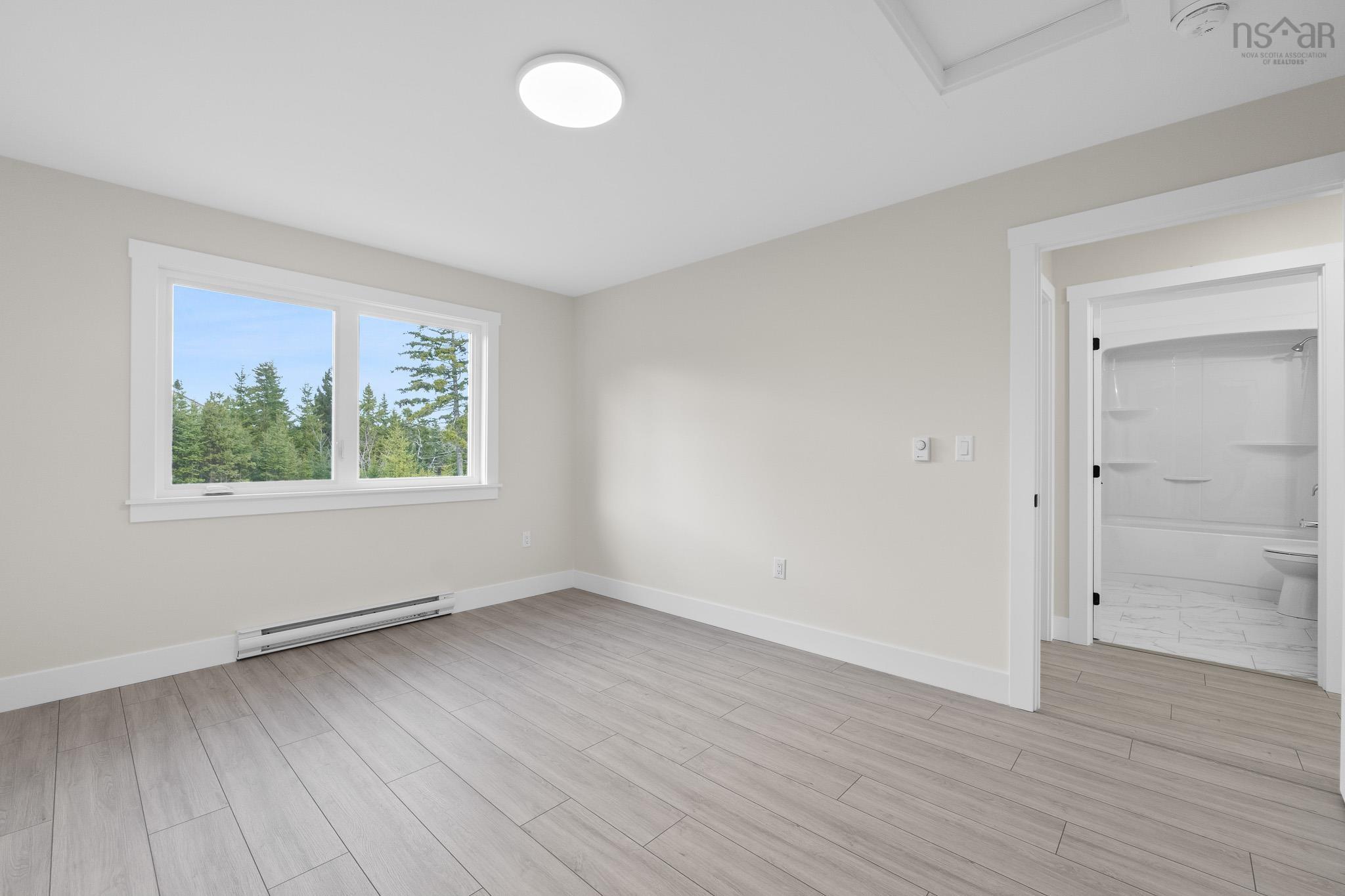 $584,900.00: 109 Tara Drive, Whites Lake