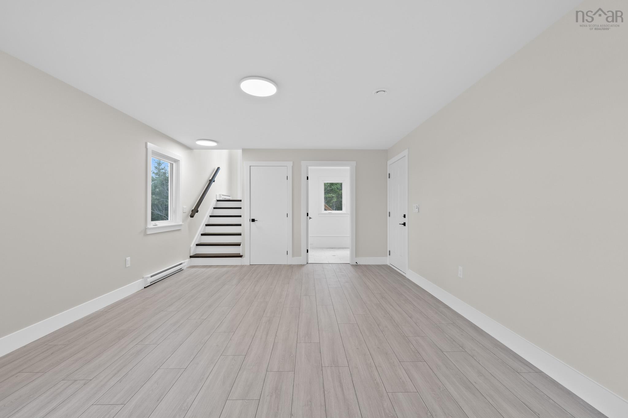 $584,900.00: 109 Tara Drive, Whites Lake