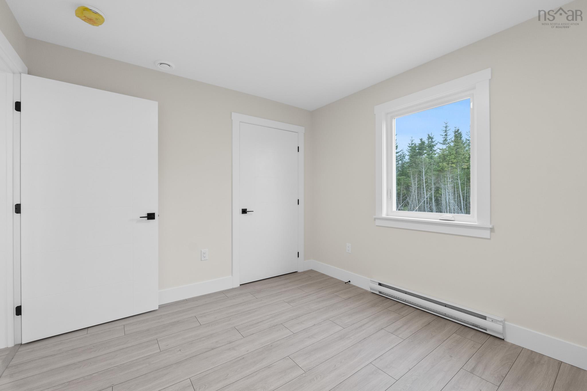 $584,900.00: 109 Tara Drive, Whites Lake