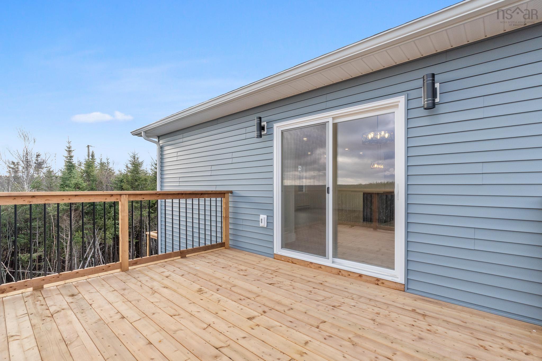 $584,900.00: 109 Tara Drive, Whites Lake
